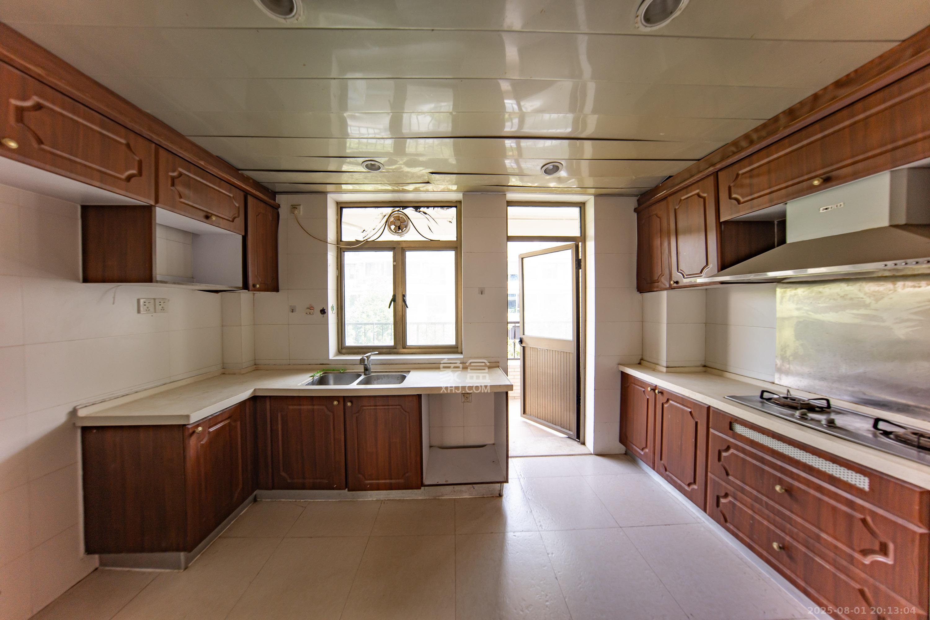 江山帝景雅典  3室2厅2卫    113.0万厨房