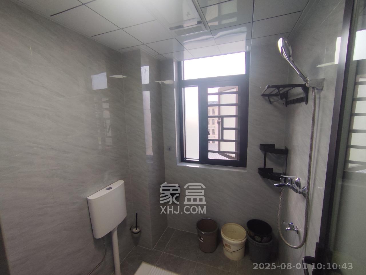 燕珑新寓  3室2厅2卫   2900.00元/月室内图