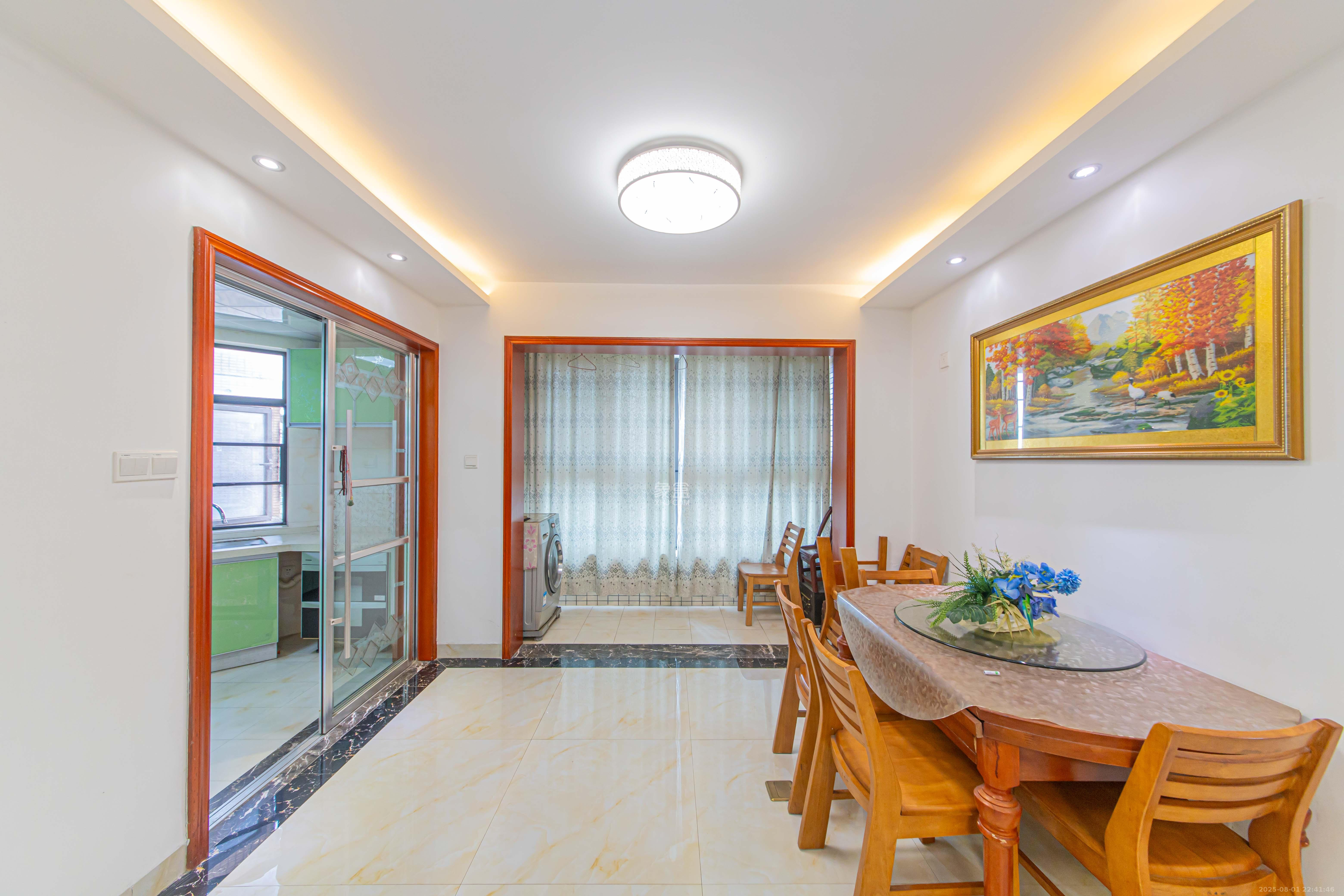 幸福庄园  4室2厅2卫    85.0万 幸福庄园  4室2厅2卫    85.0万客厅