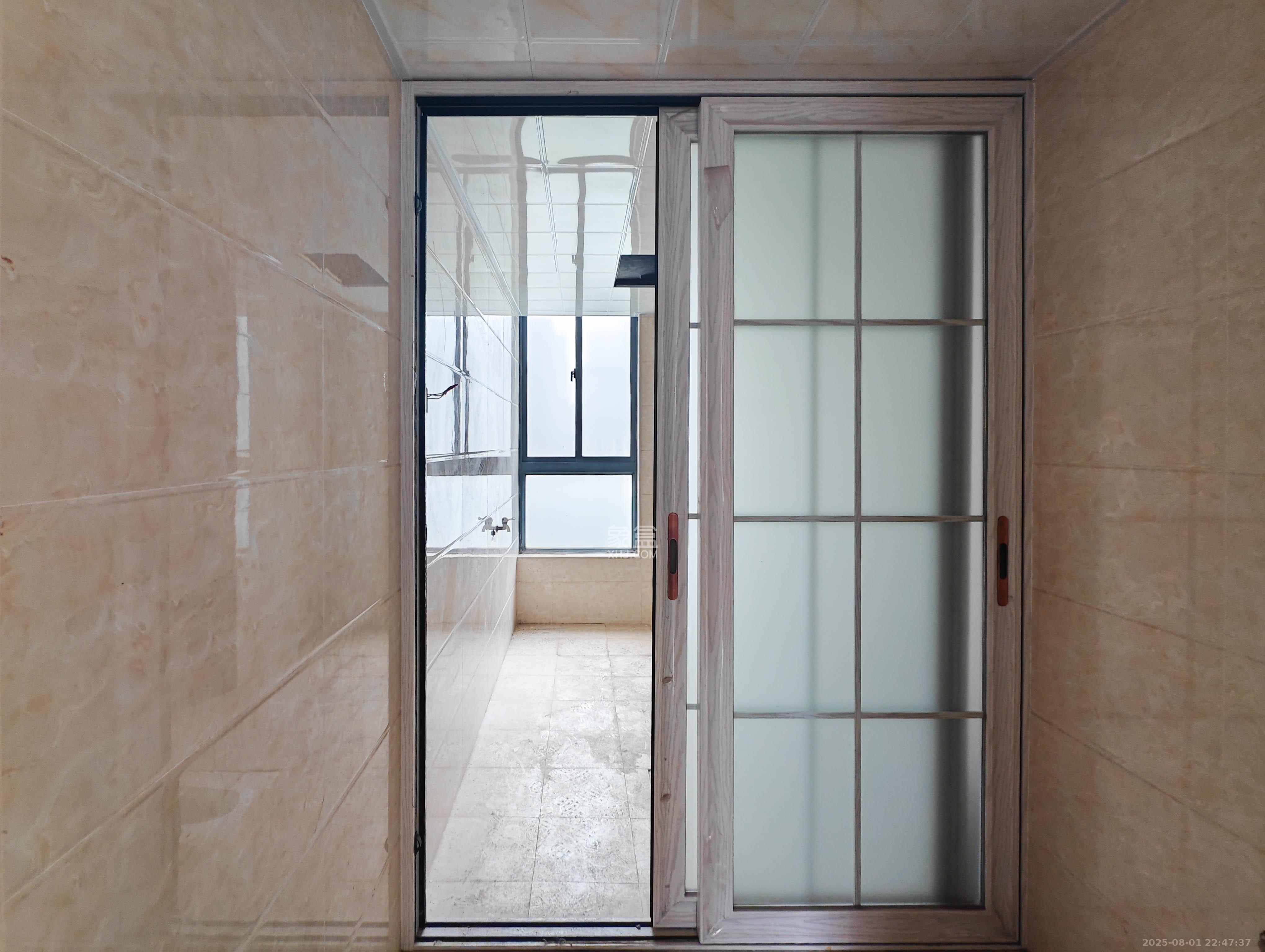 五矿紫湖香醍 4室2厅2卫 100.0万 五矿紫湖香醍 4室2厅2卫 100.0万卫生间