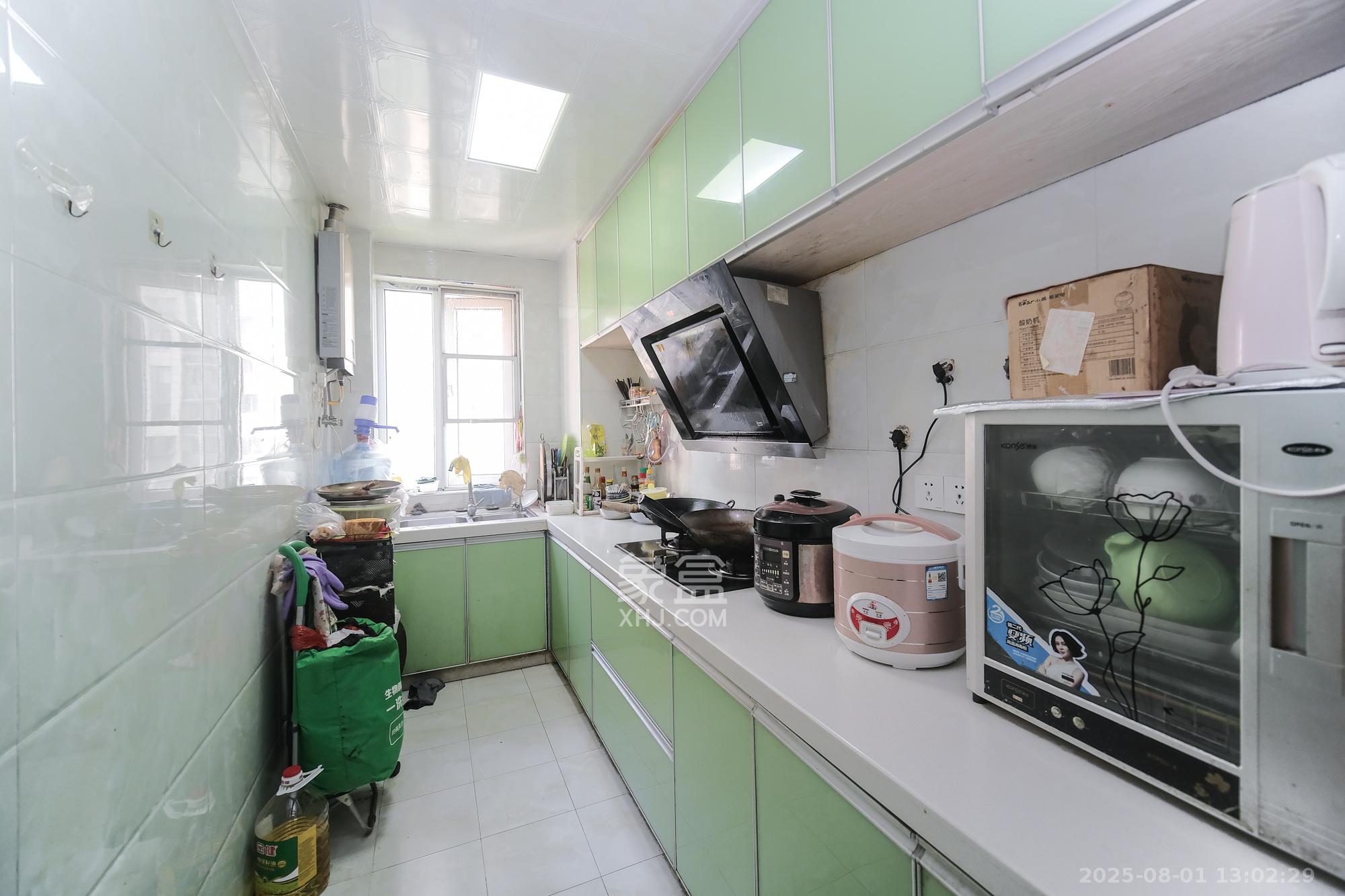 保利香槟国际 3室2厅2卫 83.00万 保利香槟国际 3室2厅2卫 83.00万厨房