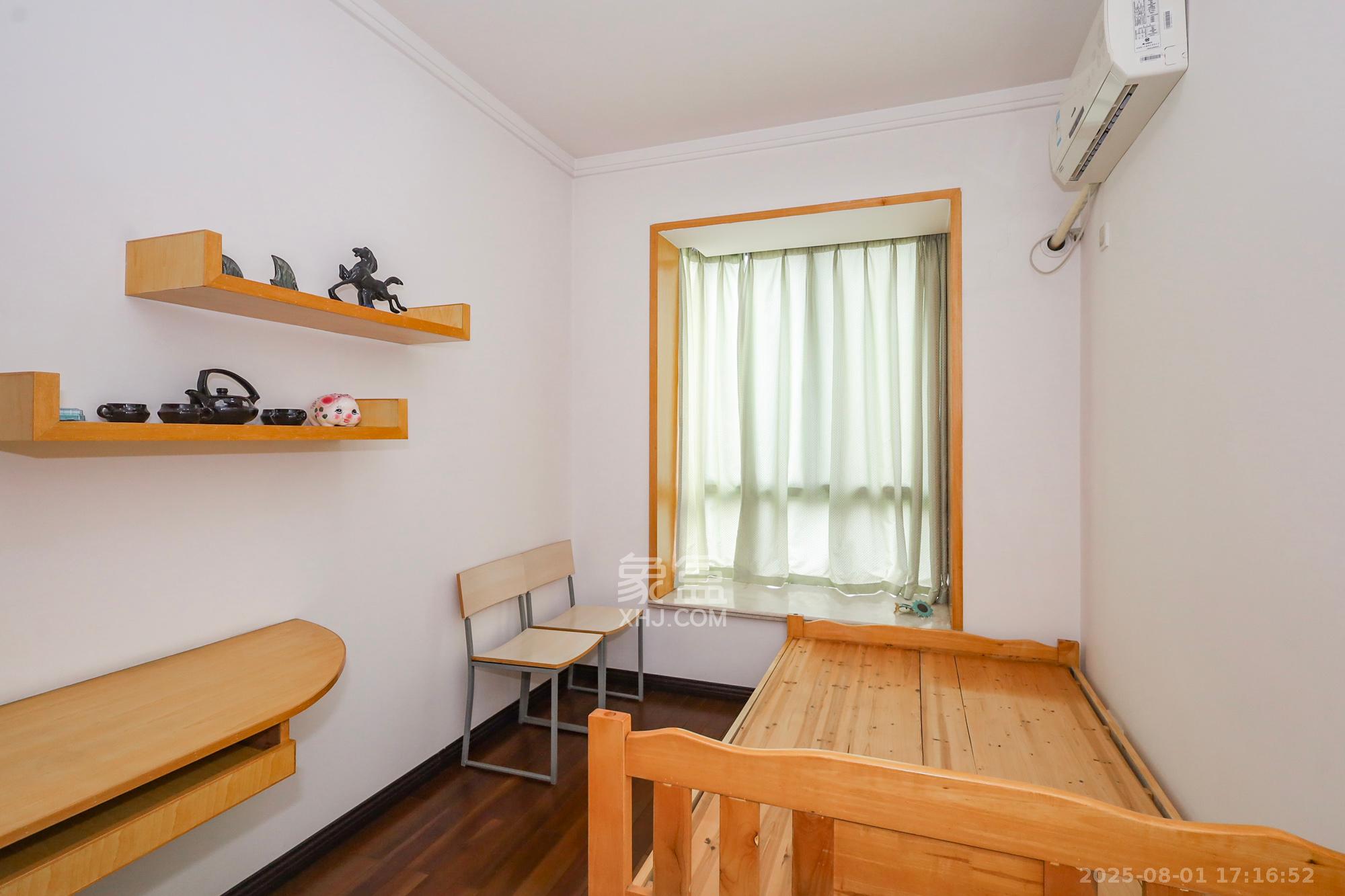 枫林绿洲  4室2厅2卫    128.0万卧室