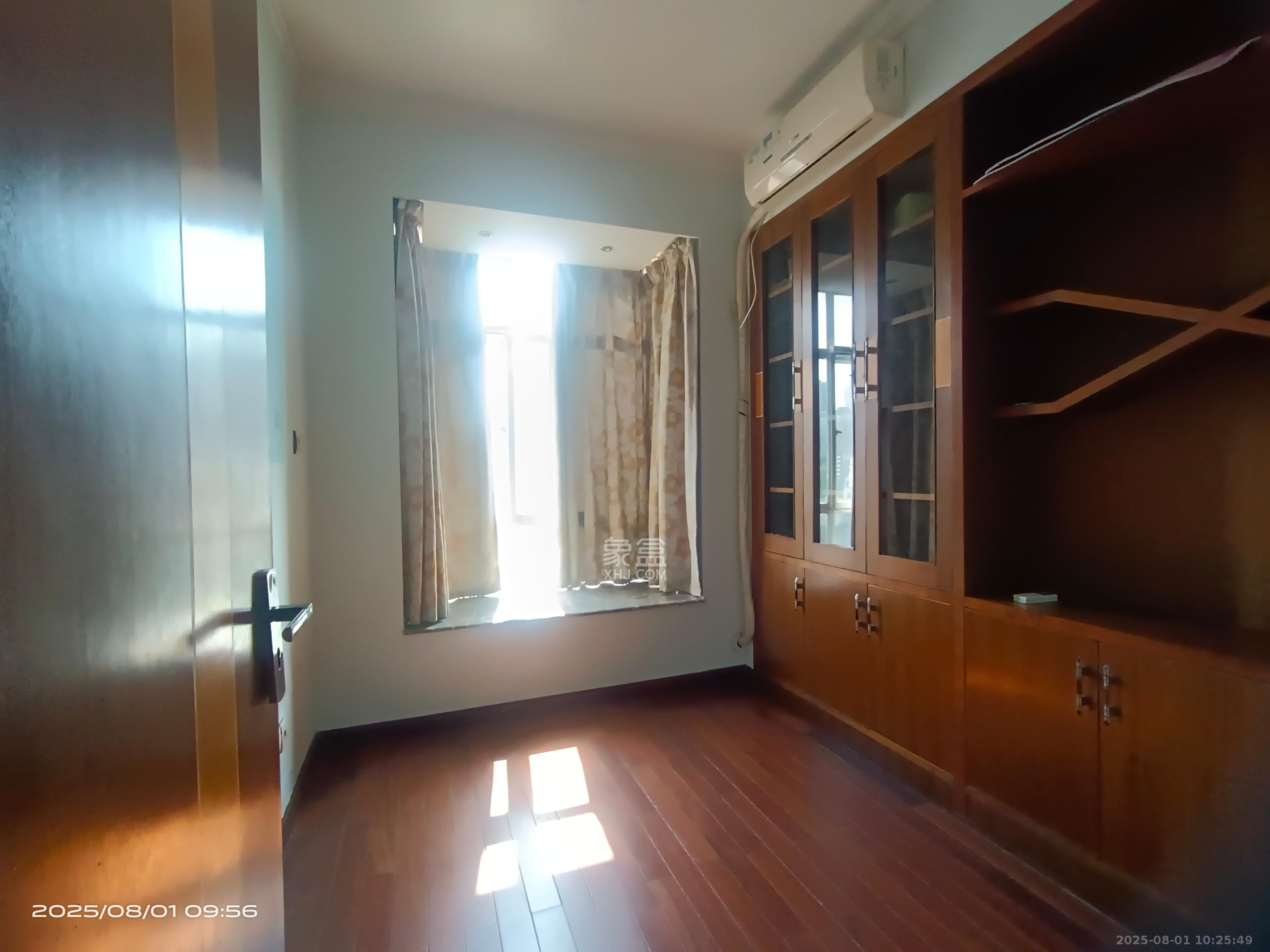 仁和雨花家园  4室2厅2卫    2800.0元/月室内图