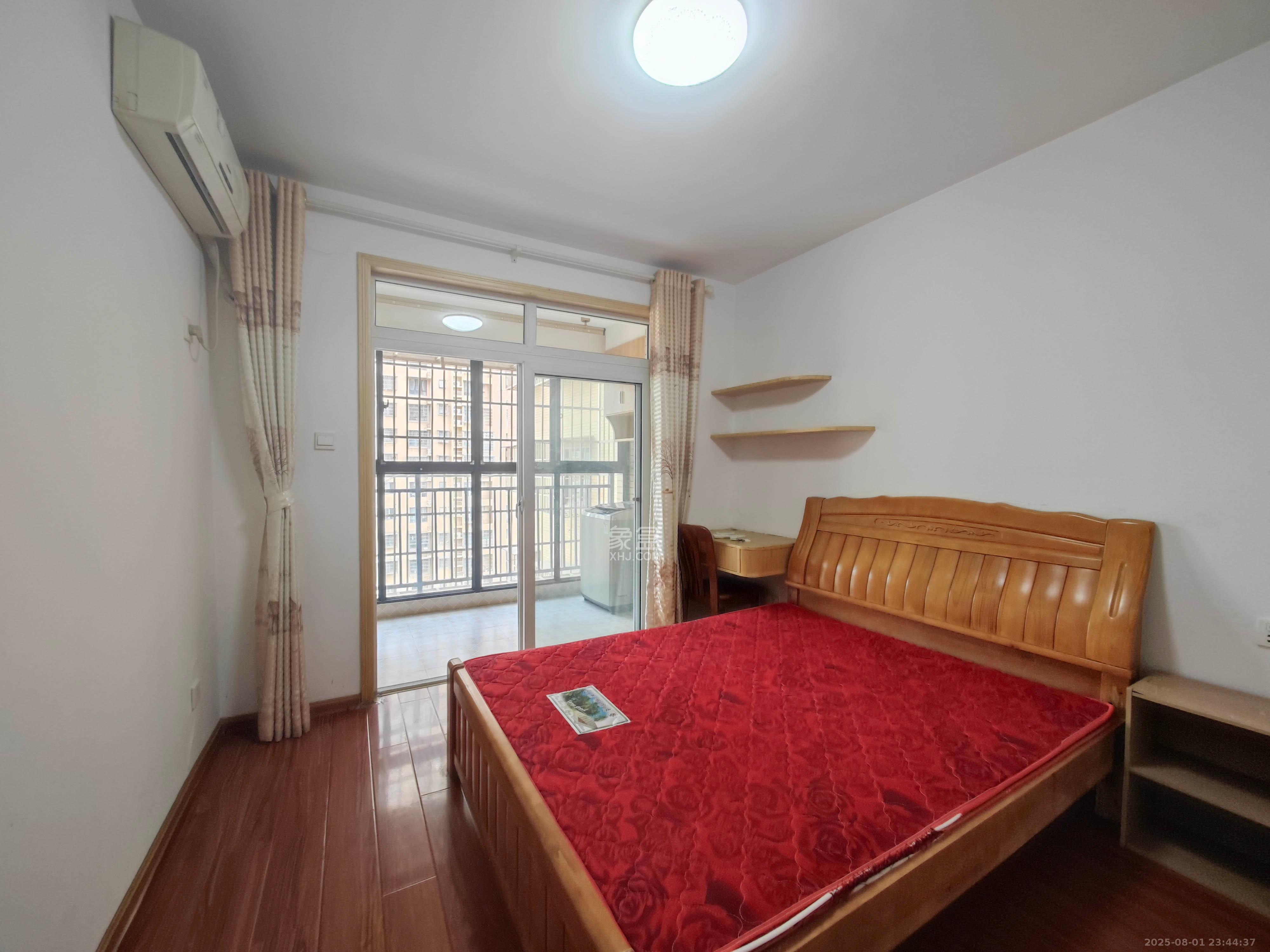 汇金城/嘉华城一期 3室2厅2卫 122.0万 汇金城/嘉华城一期 3室2厅2卫 122.0万卧室