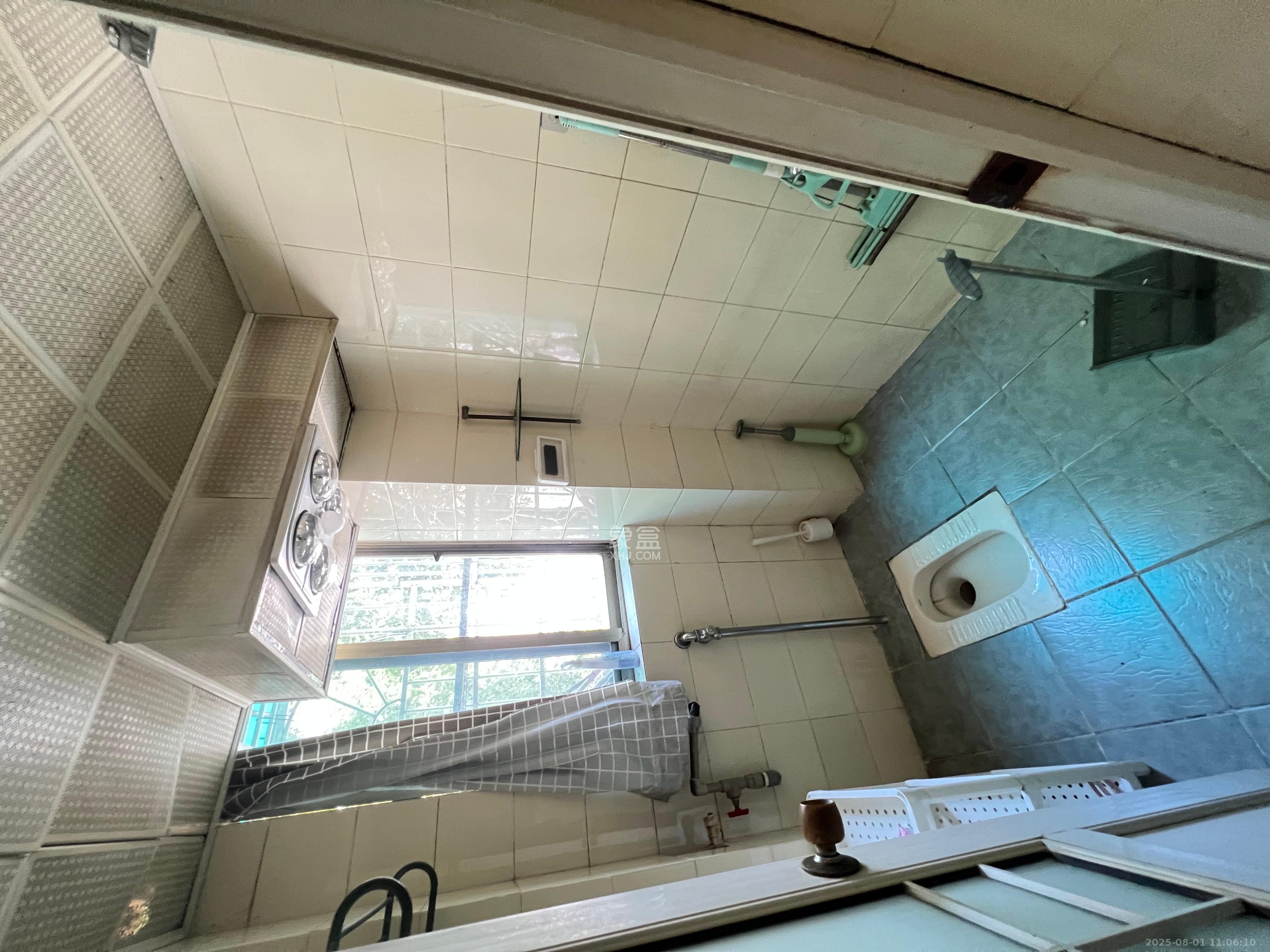 南明苑西区  4室2厅2卫    2200.0元/月室内图