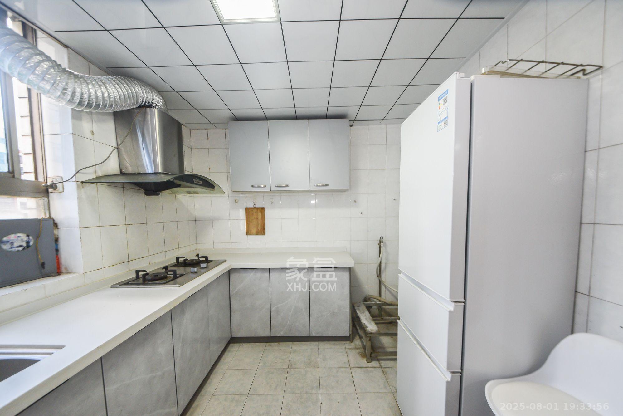 长沙市国税局直属分局宿舍(韶山北路)  3室2厅2卫    2800.0元/月 长沙市国税局直属分局宿舍(韶山北路)  3室2厅2卫    2800.0元/月室内图