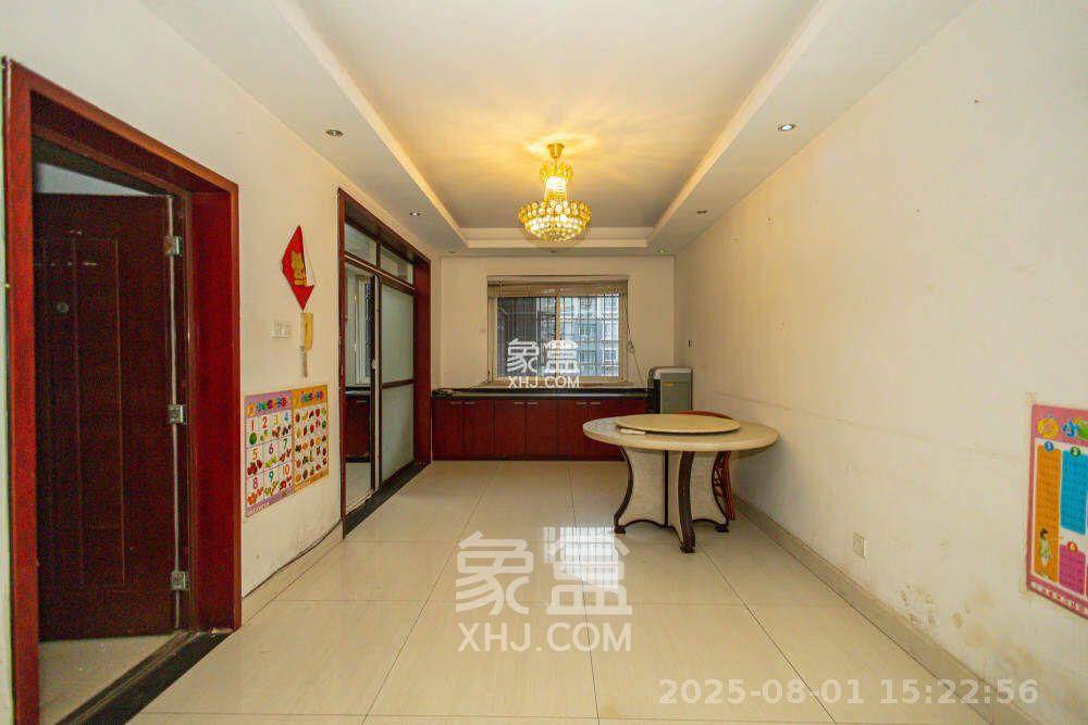 景上鑫苑  4室2厅1卫    2400.0元/月 景上鑫苑  4室2厅1卫    2400.0元/月