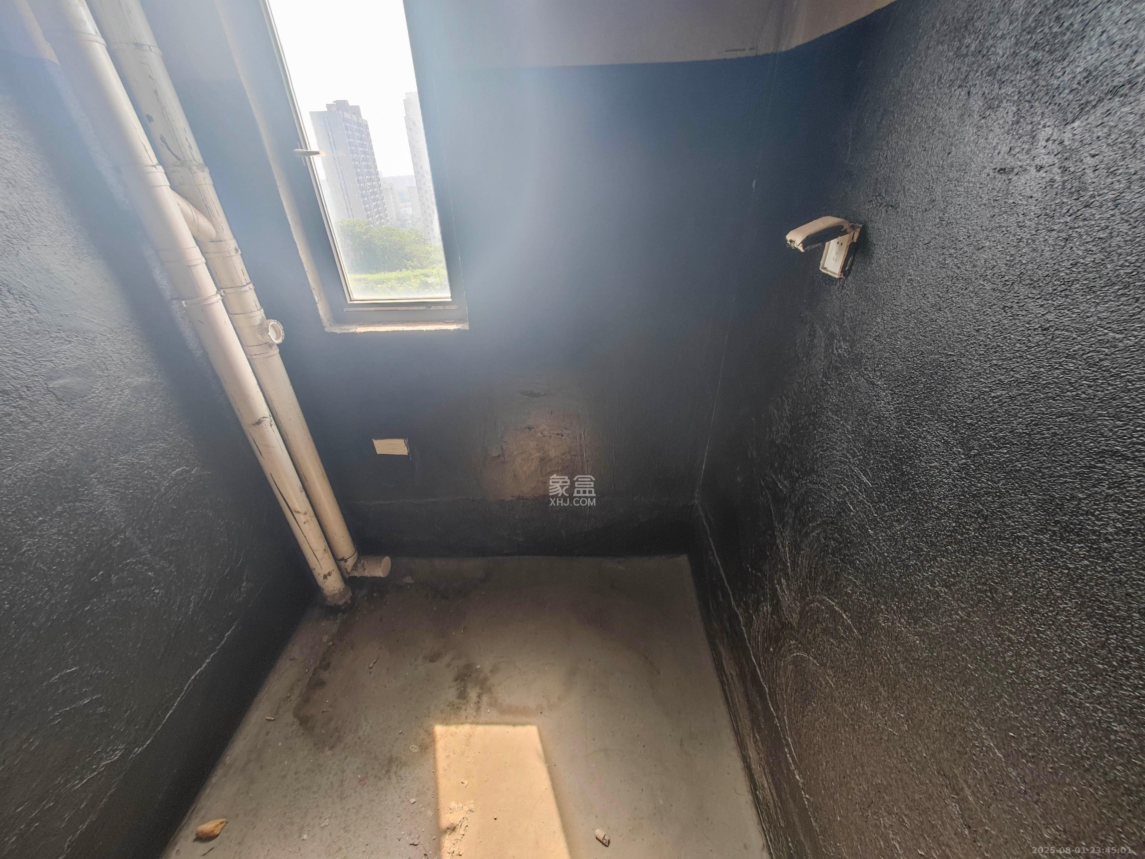 五矿万境蓝山 4室2厅2卫 118.0万 五矿万境蓝山 4室2厅2卫 118.0万卫生间