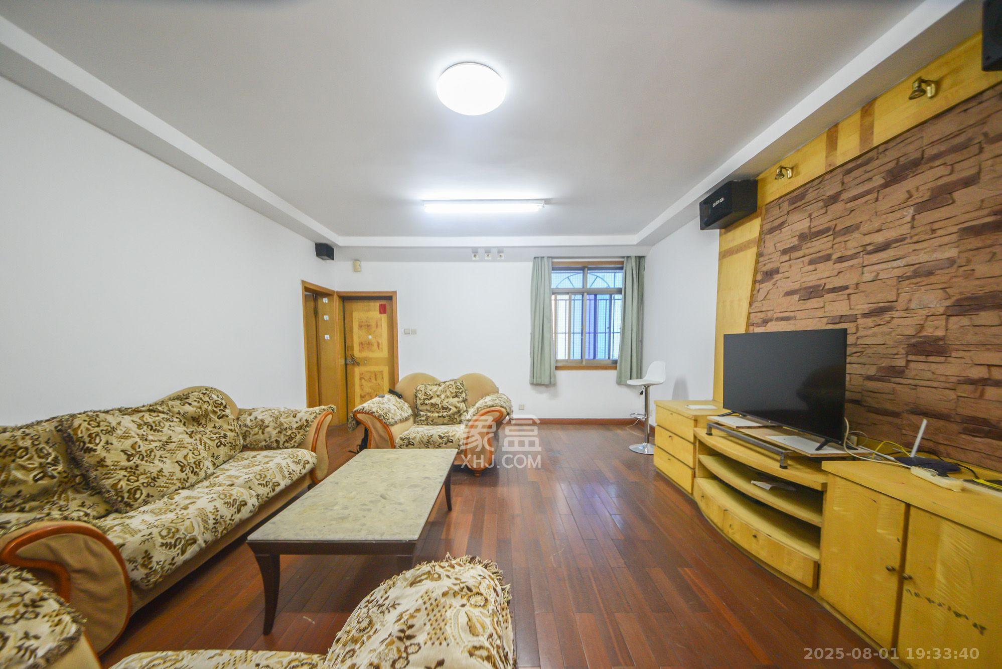 长沙市国税局直属分局宿舍(韶山北路)  3室2厅2卫    2800.0元/月 长沙市国税局直属分局宿舍(韶山北路)  3室2厅2卫    2800.0元/月室内图