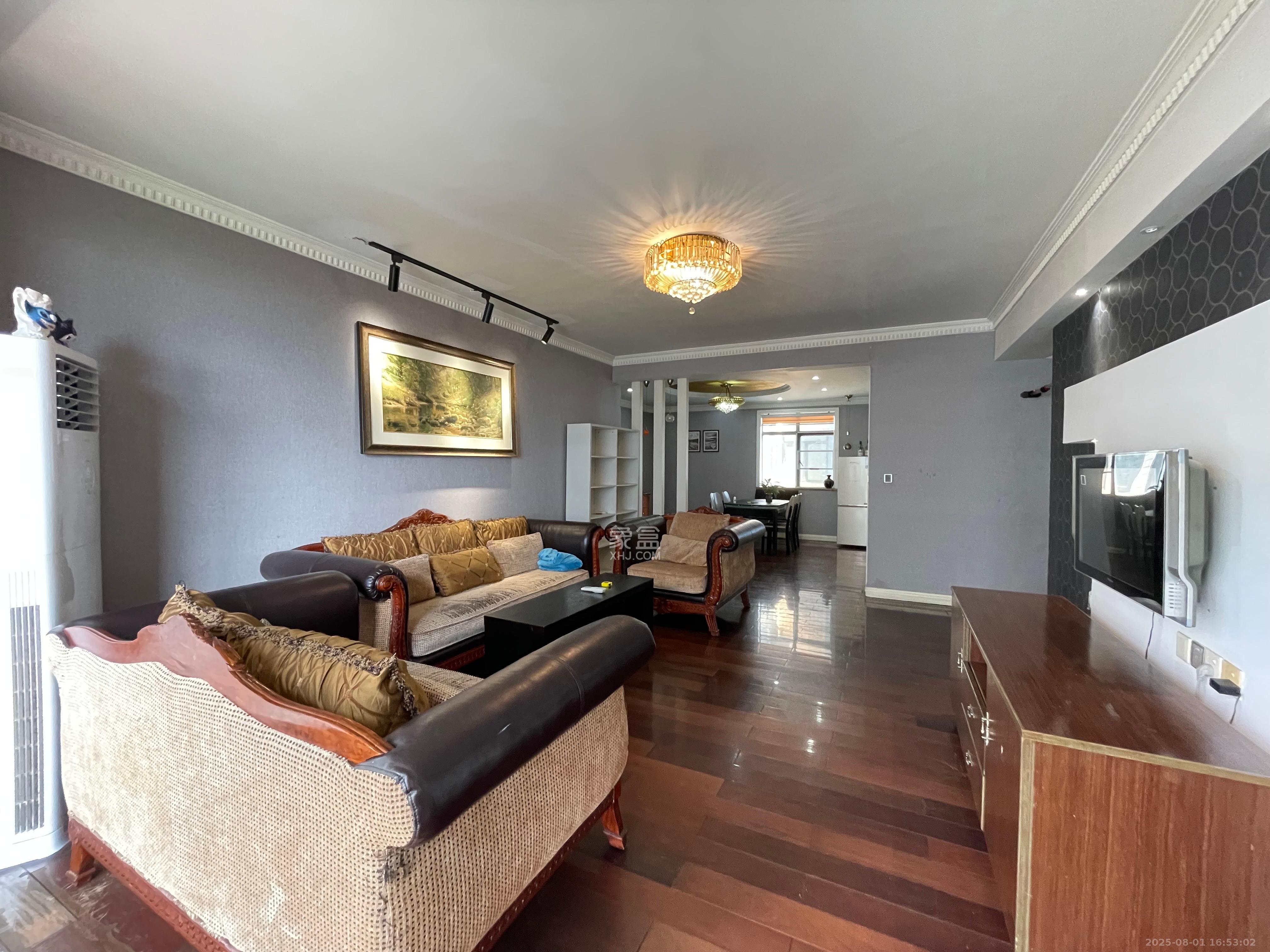 沁园春 4室2厅2卫 3500.0元/月 沁园春 4室2厅2卫 3500.0元/月室内图