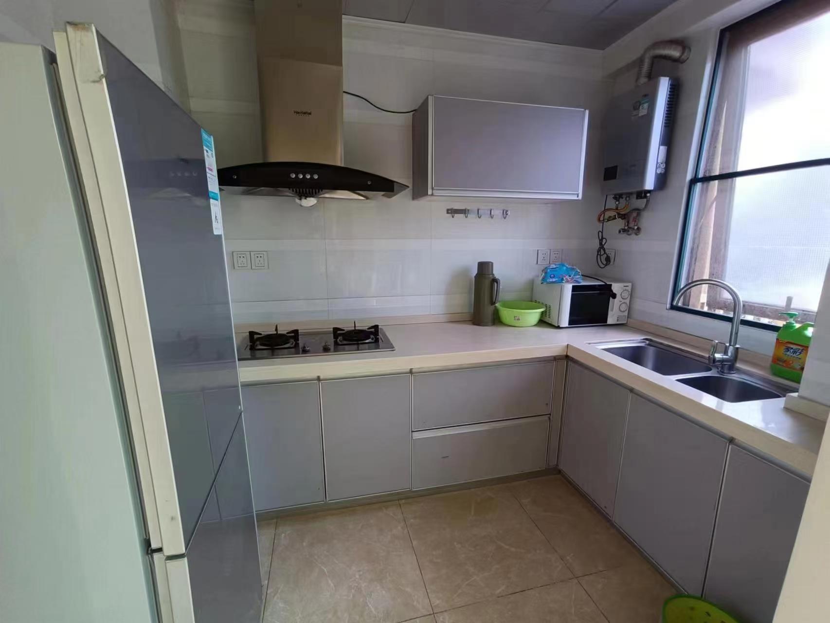 国瑞花园 3室2厅2卫 3200.0元/月 国瑞花园 3室2厅2卫 3200.0元/月室内图