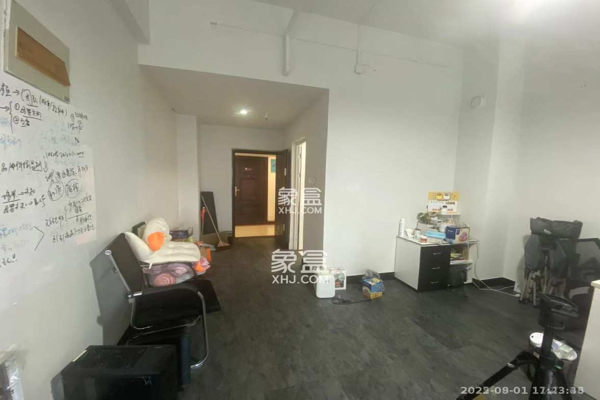 奥克斯广场 1室1厅1卫 1600.00元/月 奥克斯广场 1室1厅1卫 1600.00元/月室内图