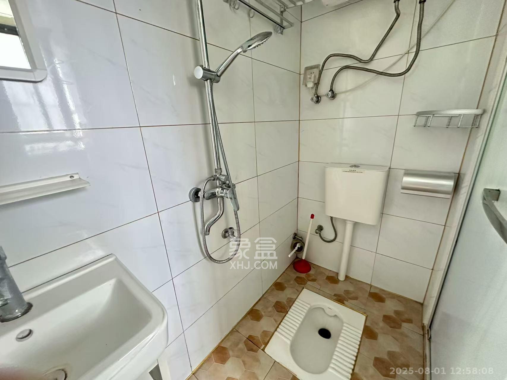 嘉顺苑  1室2厅1卫   1200.00元/月室内图