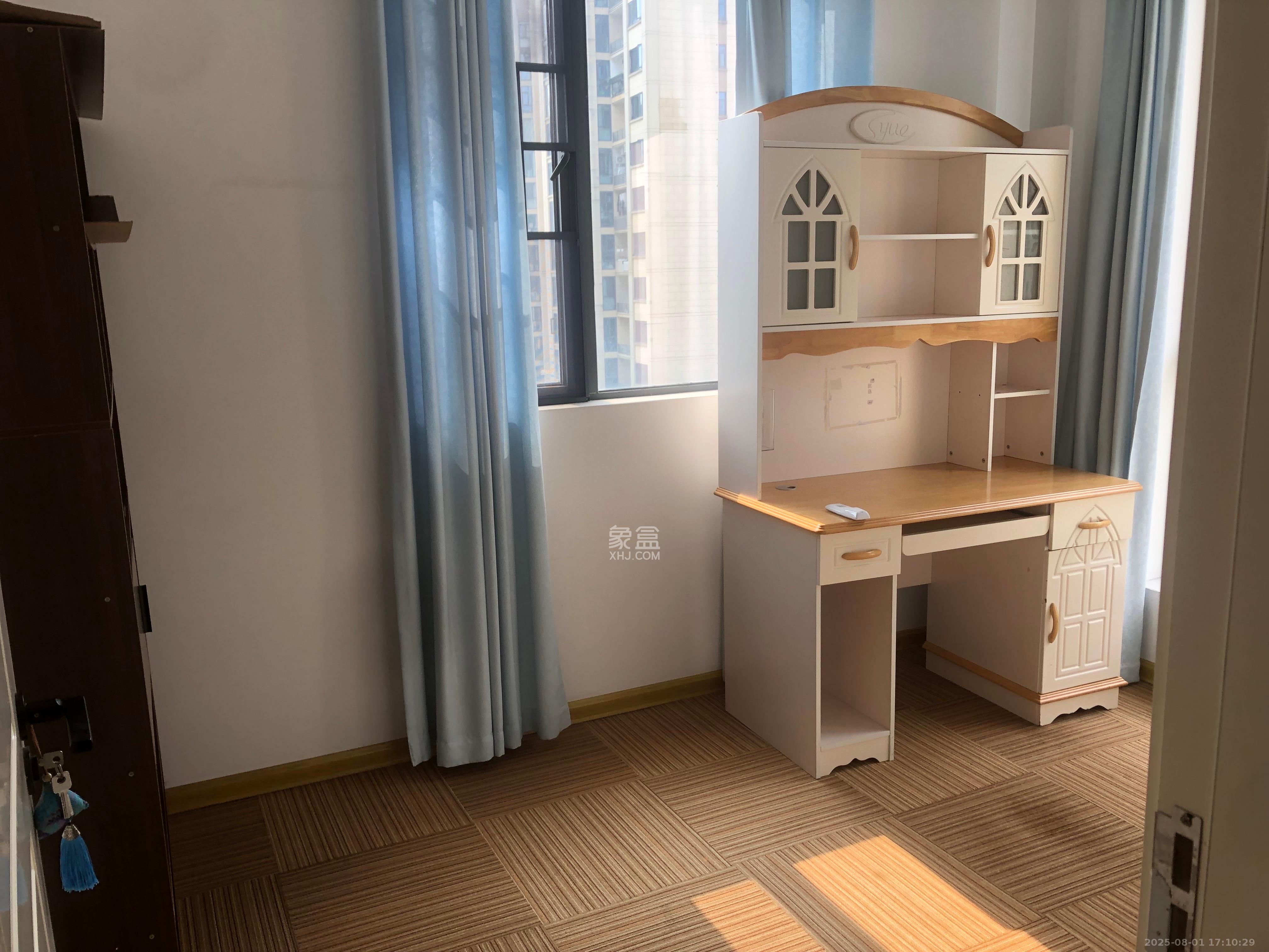 长房梅溪香山  4室2厅2卫    3800.0元/月室内图