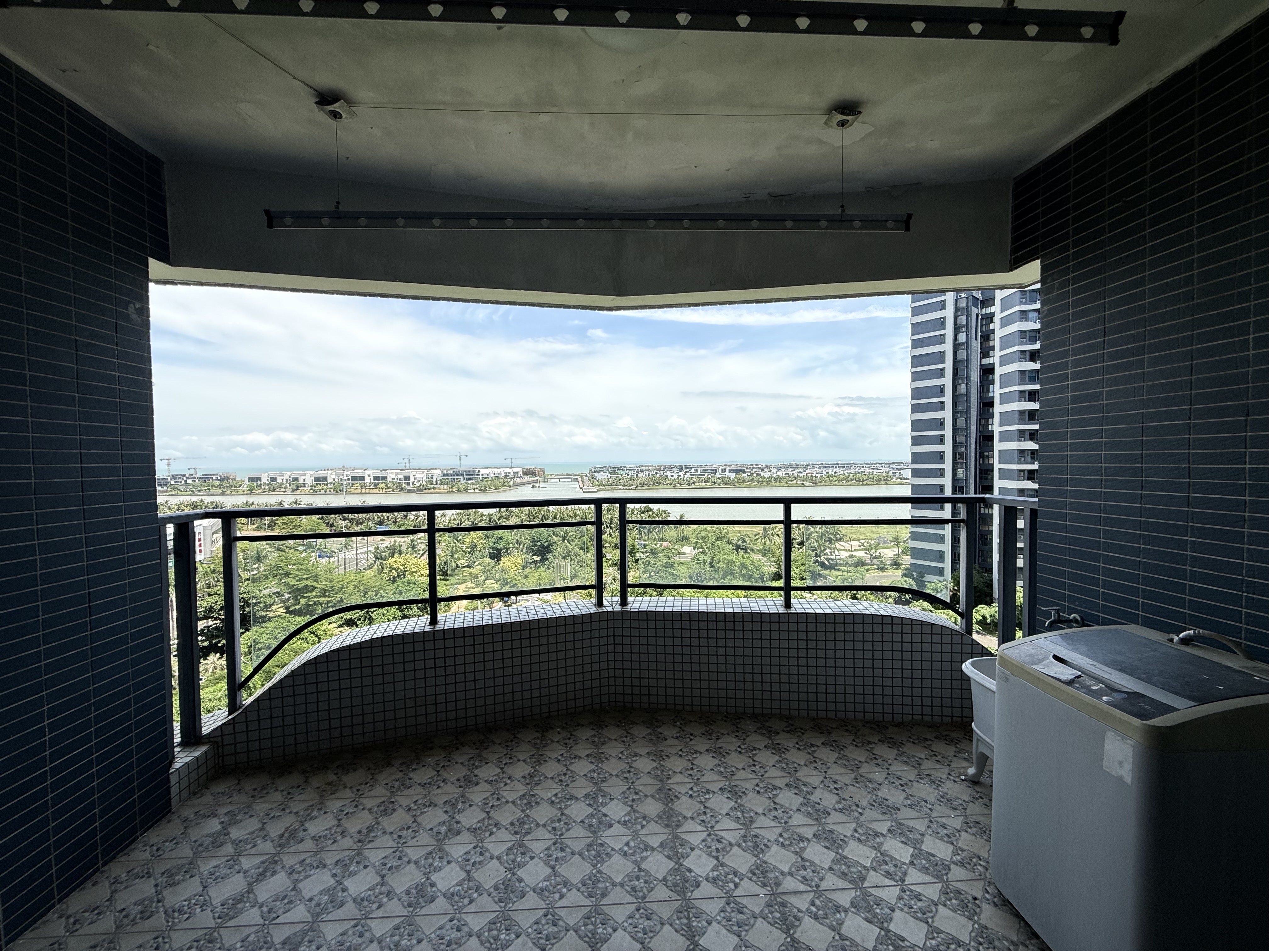 碧桂园滨海国际一期(2602地块) 3室2厅2卫 2800.0元/月 碧桂园滨海国际一期(2602地块) 3室2厅2卫 2800.0元/月室内图