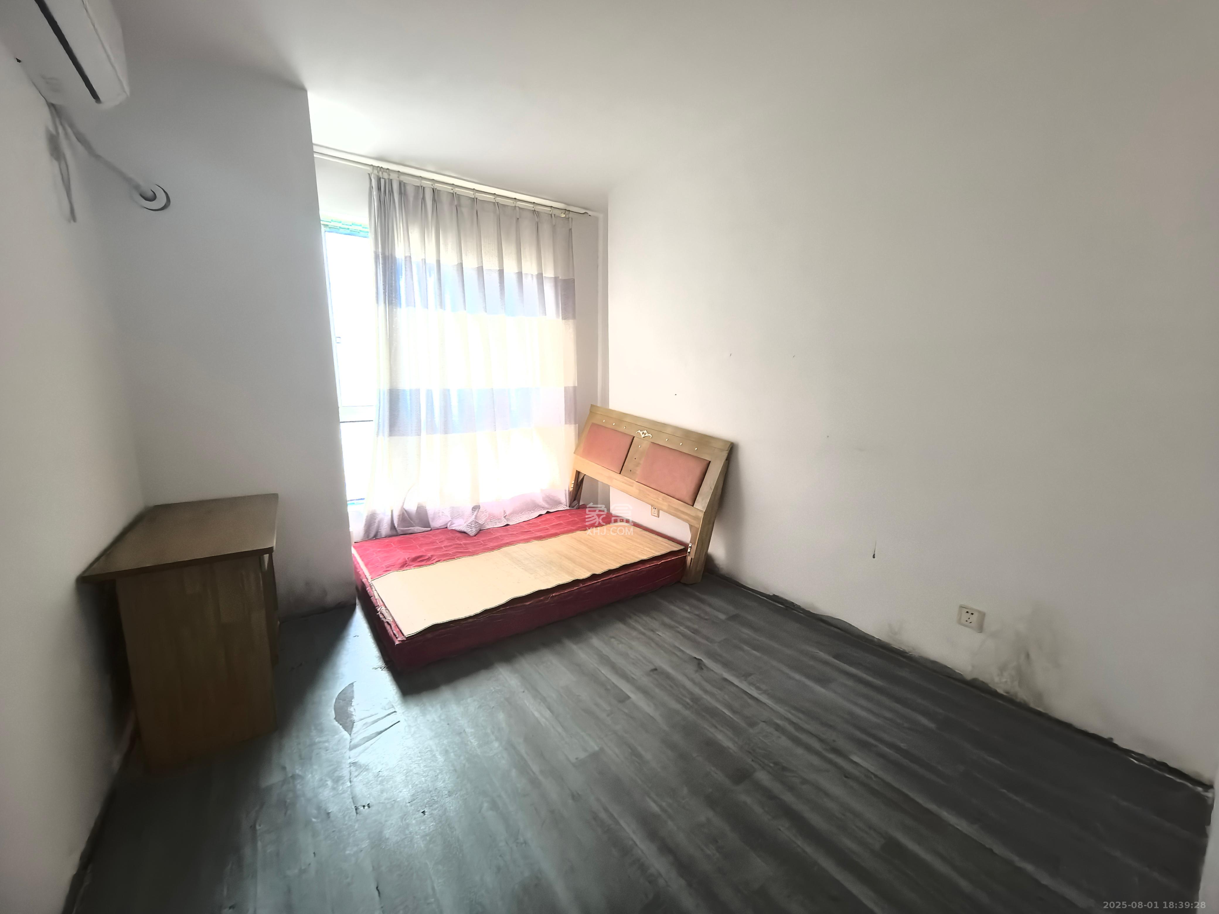 万国城(当代满庭春MOMA)二期 3室2厅2卫 2100.0元/月 万国城(当代满庭春MOMA)二期 3室2厅2卫 2100.0元/月室内图