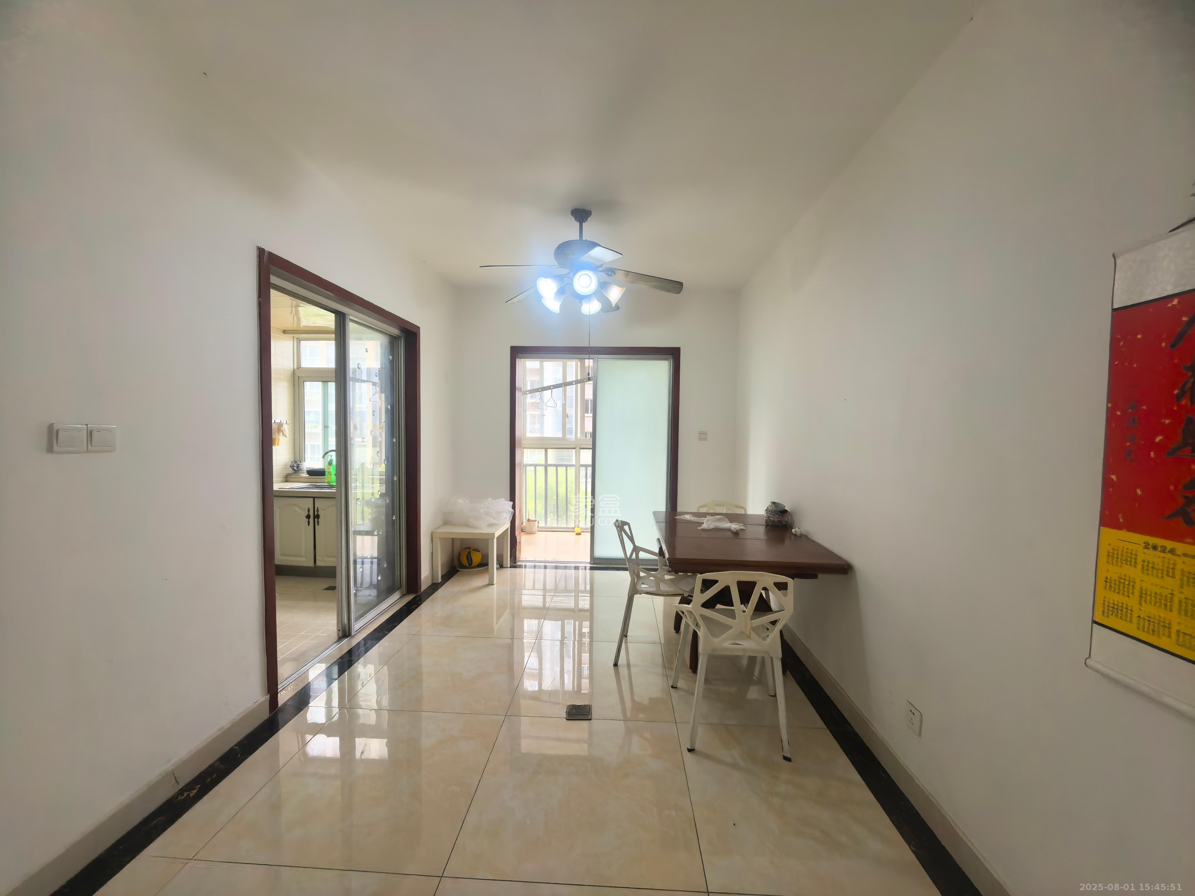 嘉盛华庭（一期、二期、三期）  3室2厅2卫    3000.0元/月室内图