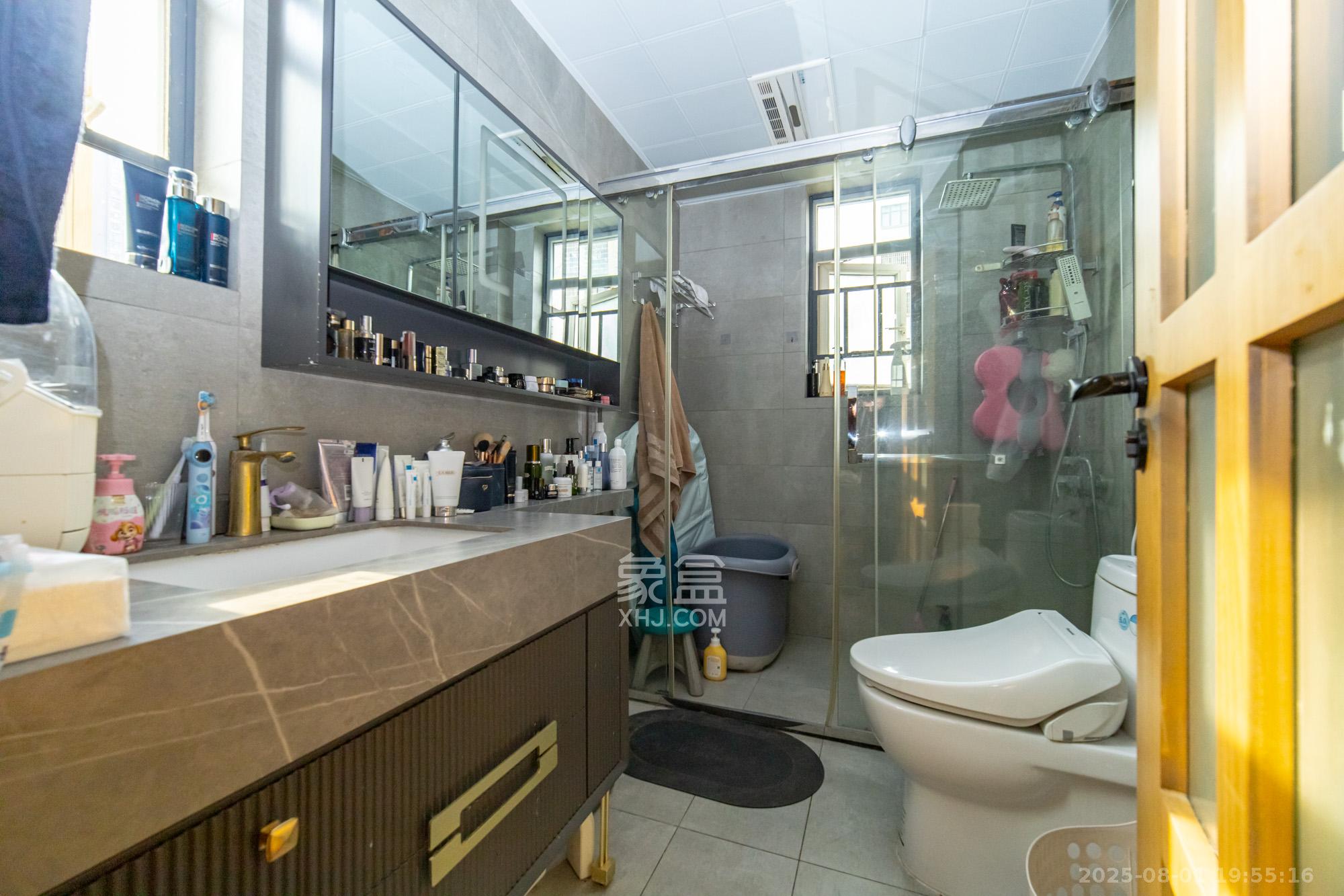 鹏基诺亚山林 3室2厅2卫 95.0万 鹏基诺亚山林 3室2厅2卫 95.0万卫生间