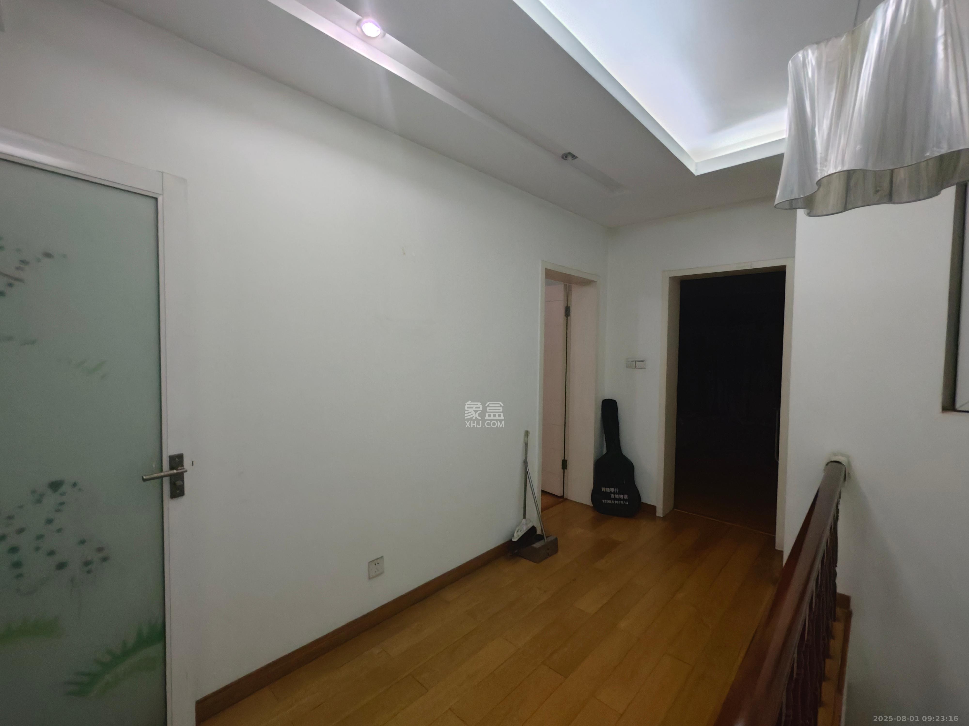 恩瑞麓山名园(龙王港小区) 4室2厅2卫 3000.0元/月 恩瑞麓山名园(龙王港小区) 4室2厅2卫 3000.0元/月室内图