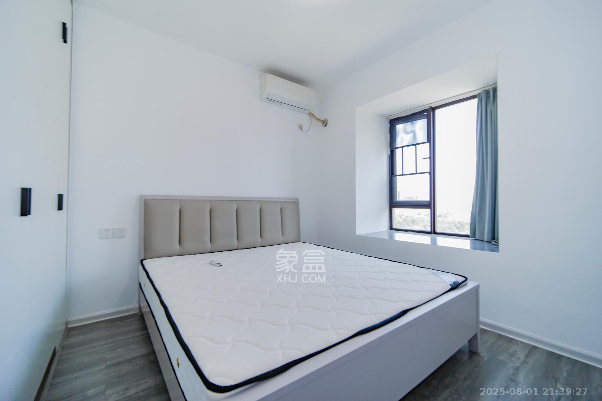 鑫苑木莲世家  4室2厅2卫    140.0万卧室