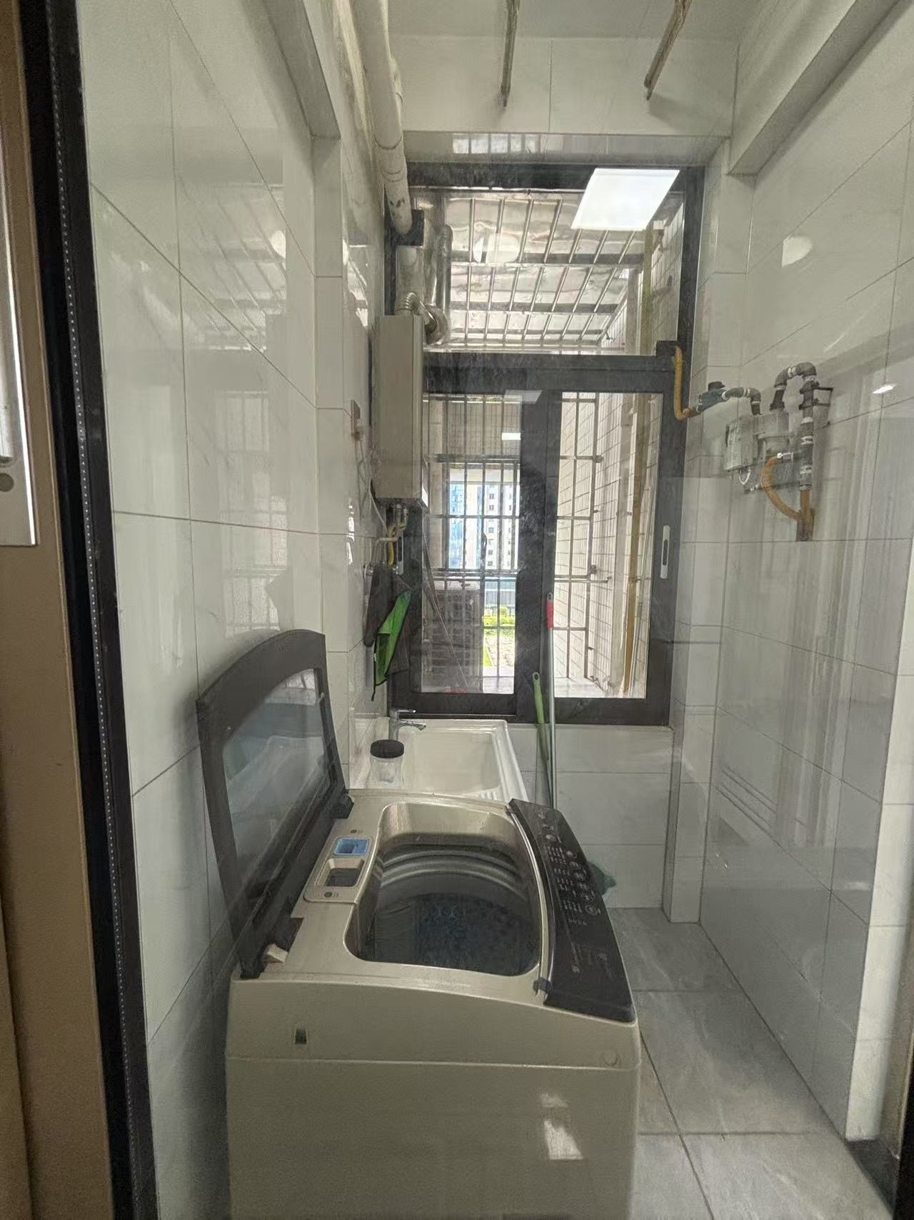 逸龙广场  2室2厅1卫   3500.00元/月室内图