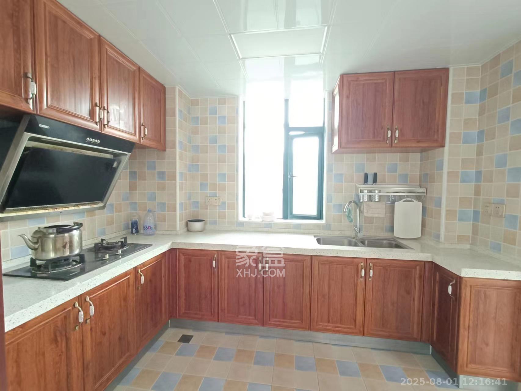 银桂苑 4室2厅2卫 3500.0元/月 银桂苑 4室2厅2卫 3500.0元/月室内图