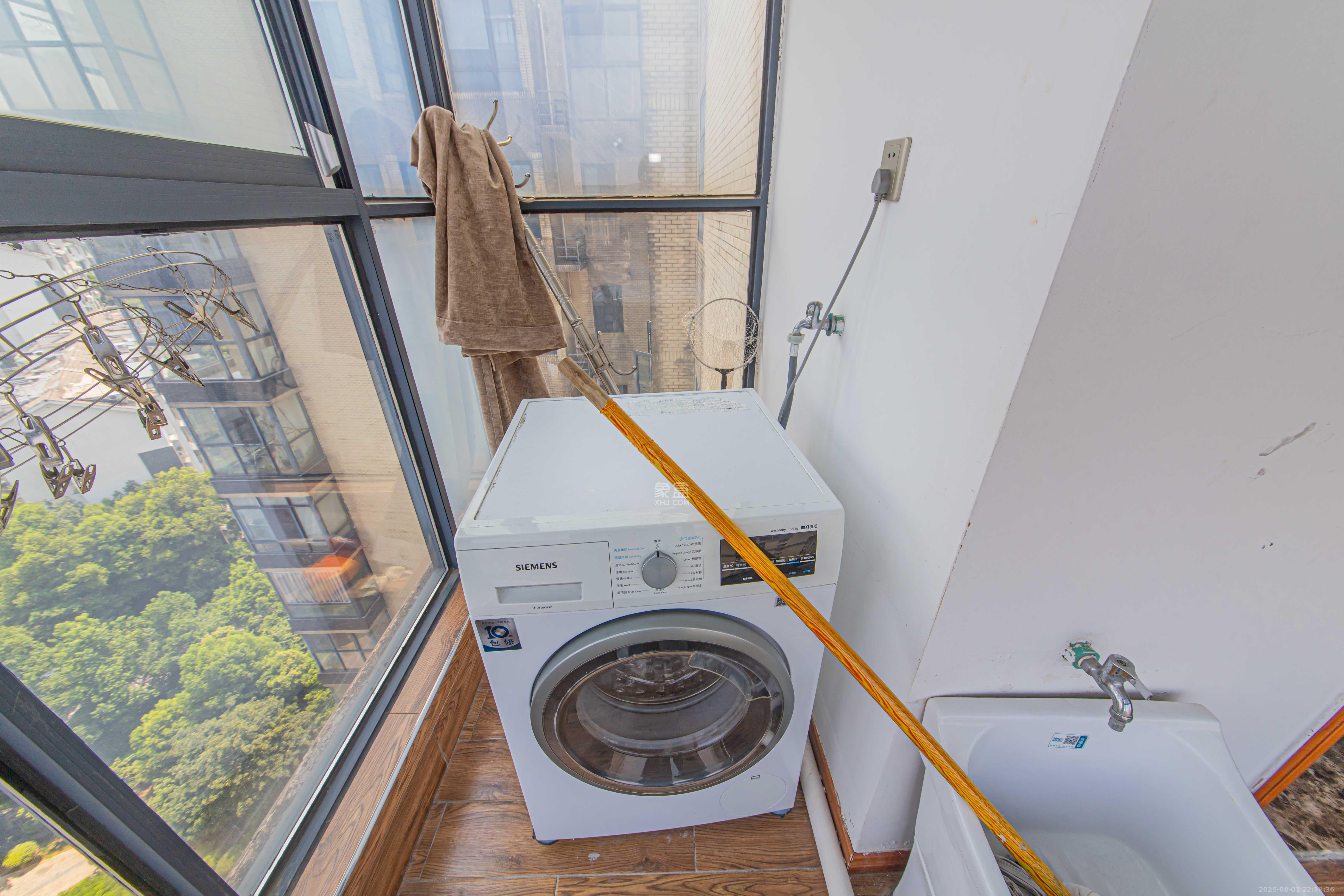 九峰远见 6室3厅4卫 266.0万 九峰远见 6室3厅4卫 266.0万阳台