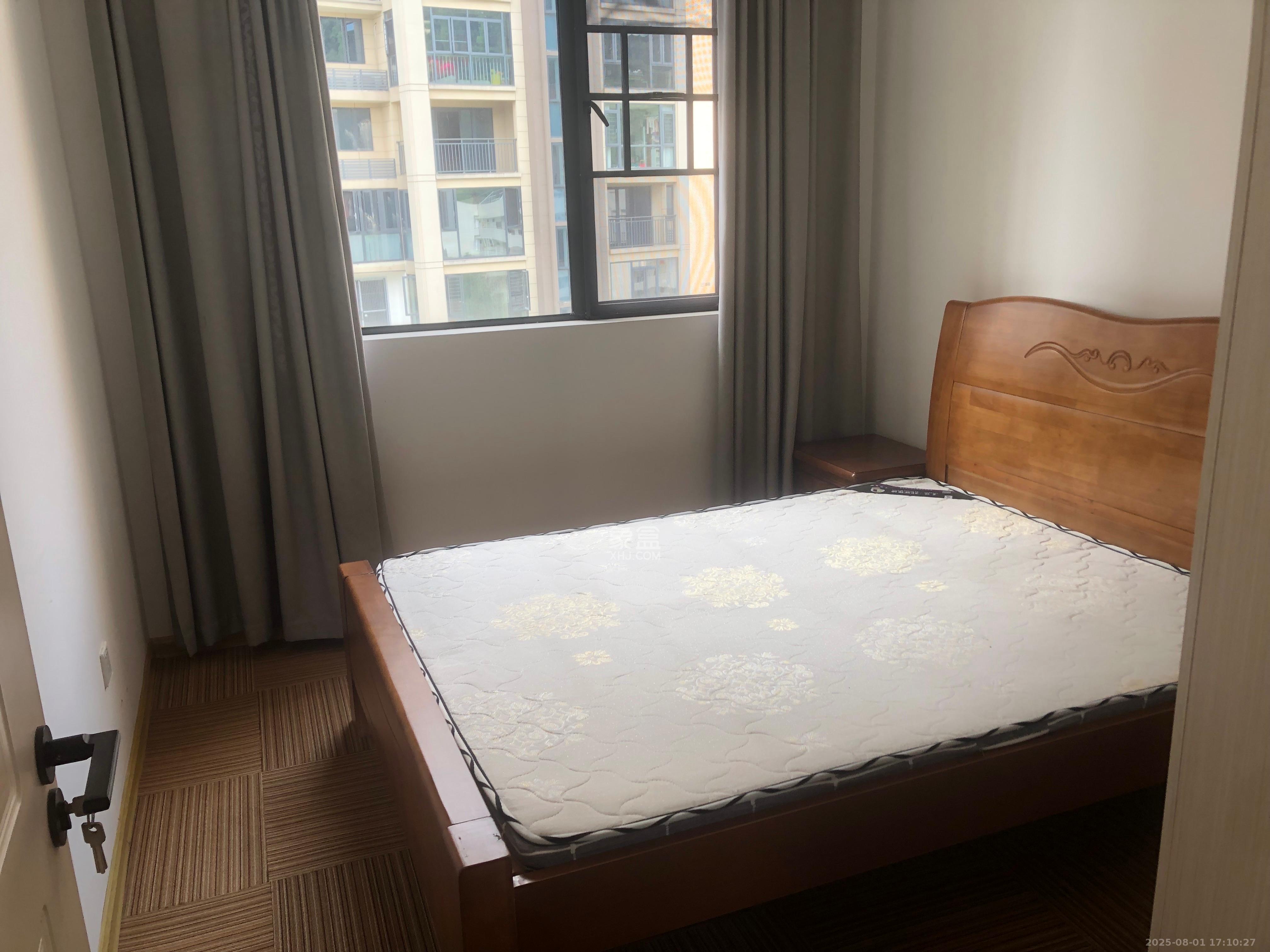 长房梅溪香山  4室2厅2卫    3800.0元/月室内图