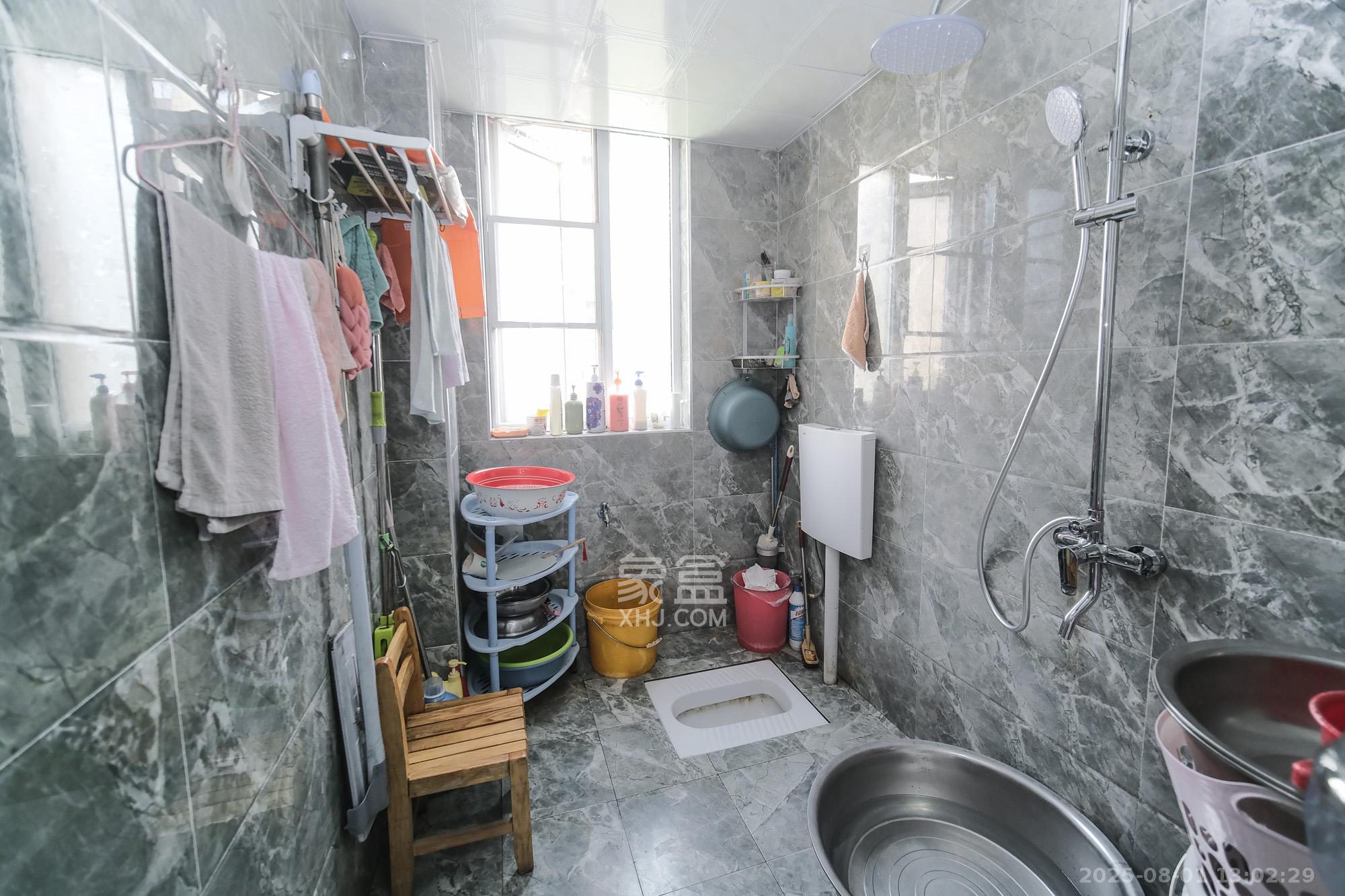 保利香槟国际 3室2厅2卫 83.00万 保利香槟国际 3室2厅2卫 83.00万卫生间