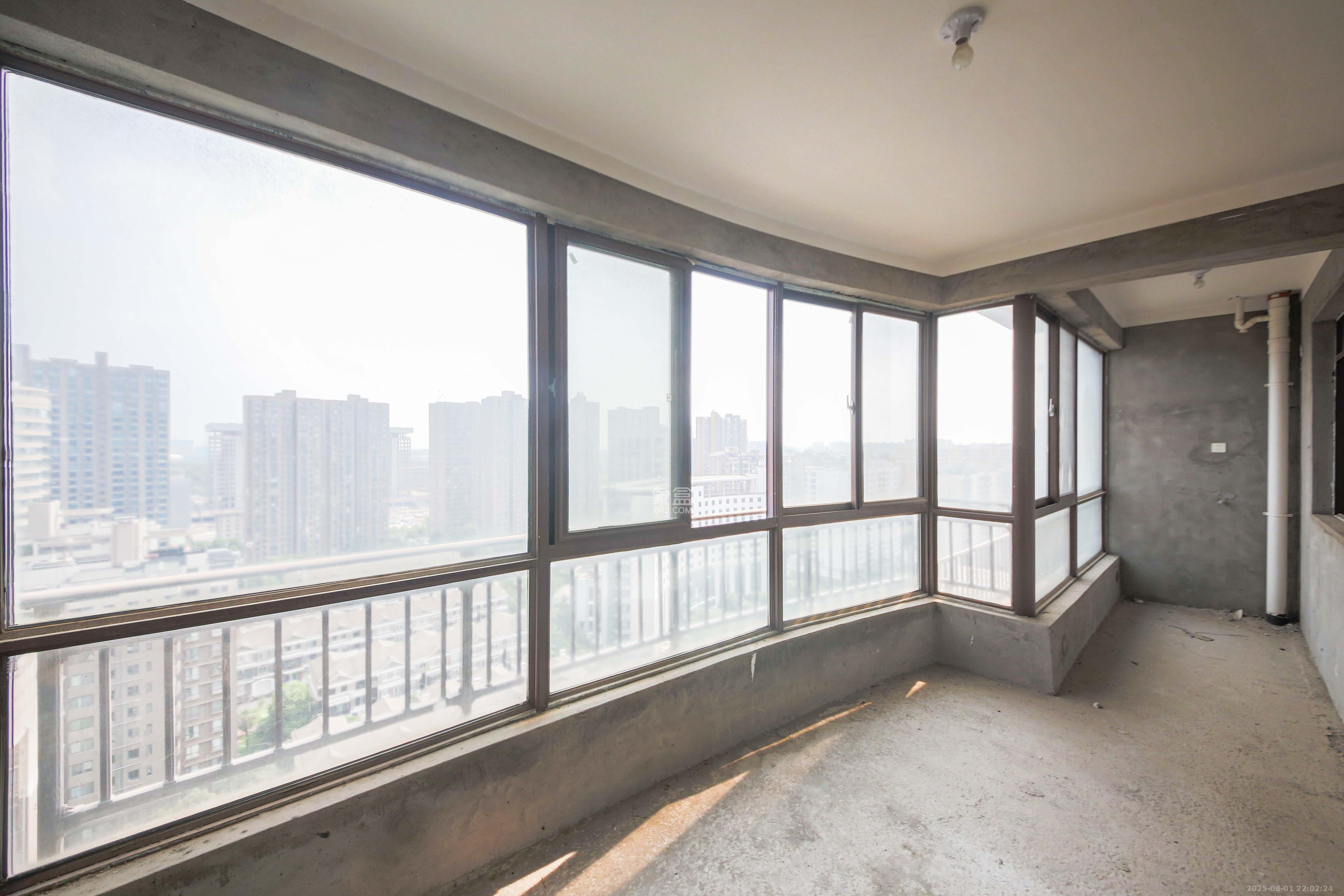 HC新城（建工集团单位房）  1室0厅0卫    200.0万阳台