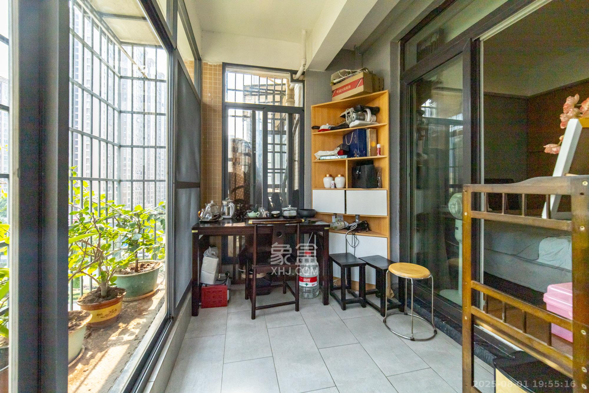 鹏基诺亚山林 3室2厅2卫 95.0万 鹏基诺亚山林 3室2厅2卫 95.0万阳台