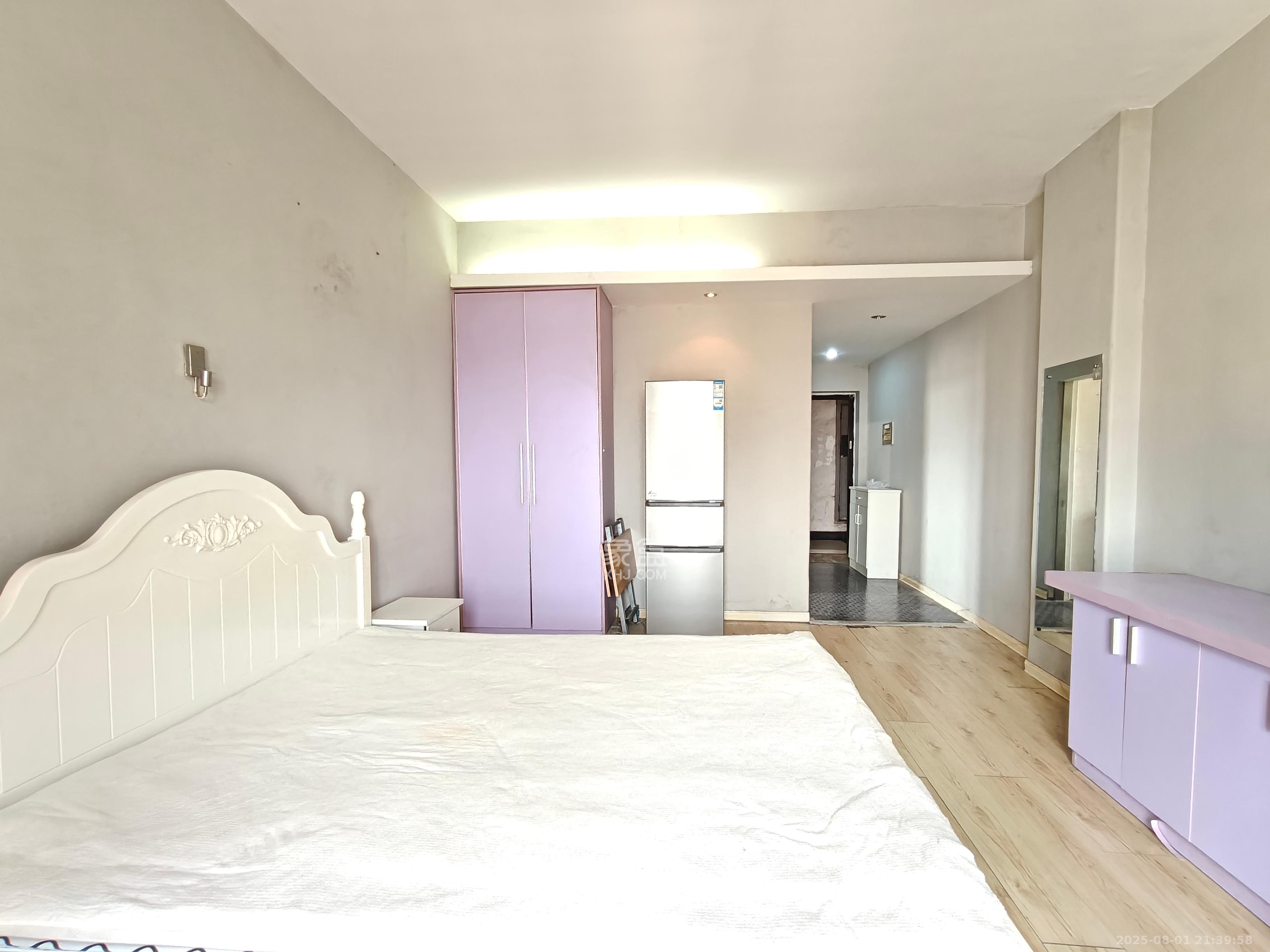 汇富中心 1室1厅1卫 1900.0元/月 汇富中心 1室1厅1卫 1900.0元/月室内图