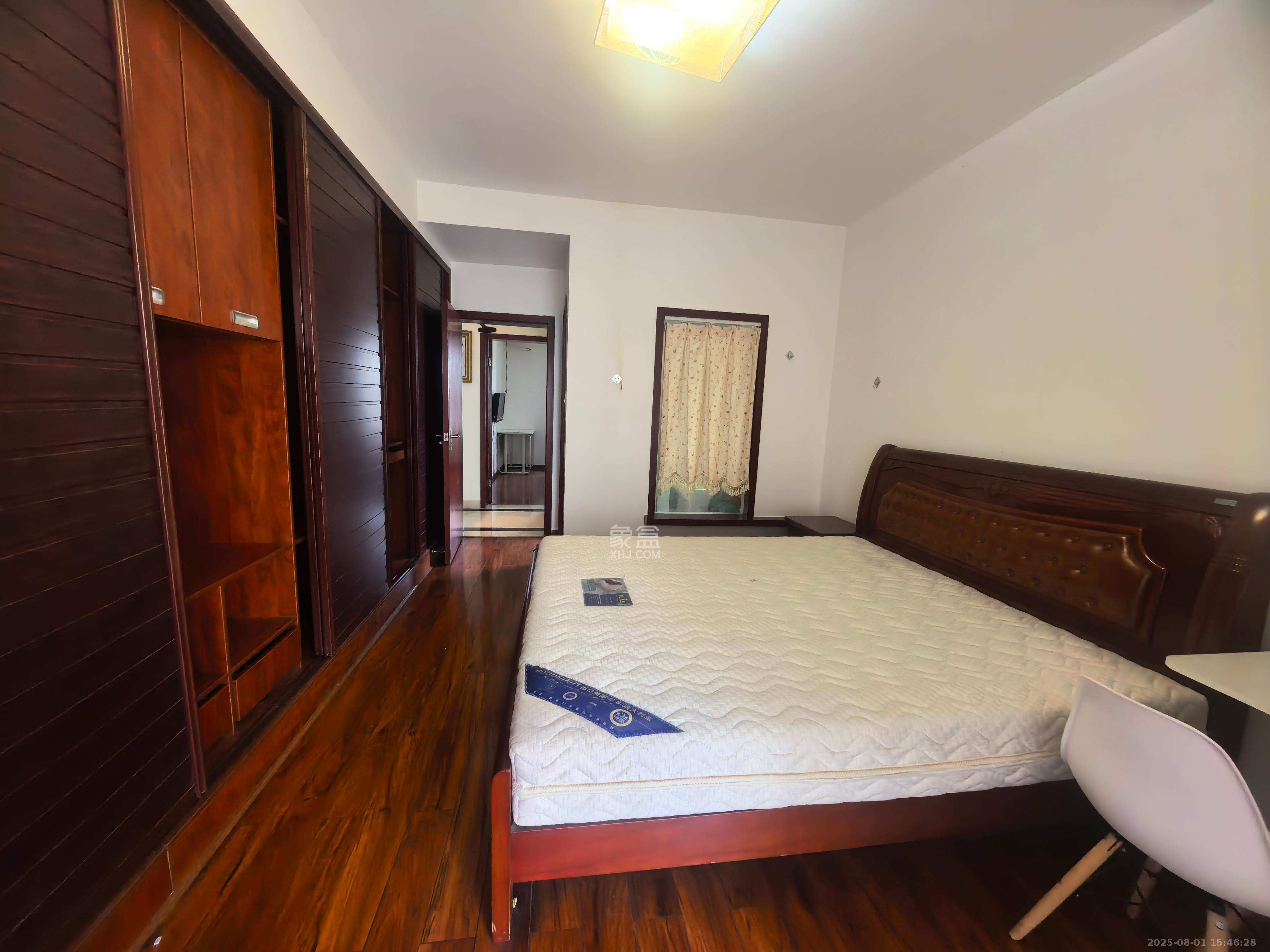 嘉盛华庭(一期、二期、三期)  3室2厅2卫    3000.0元/月 嘉盛华庭(一期、二期、三期)  3室2厅2卫    3000.0元/月室内图