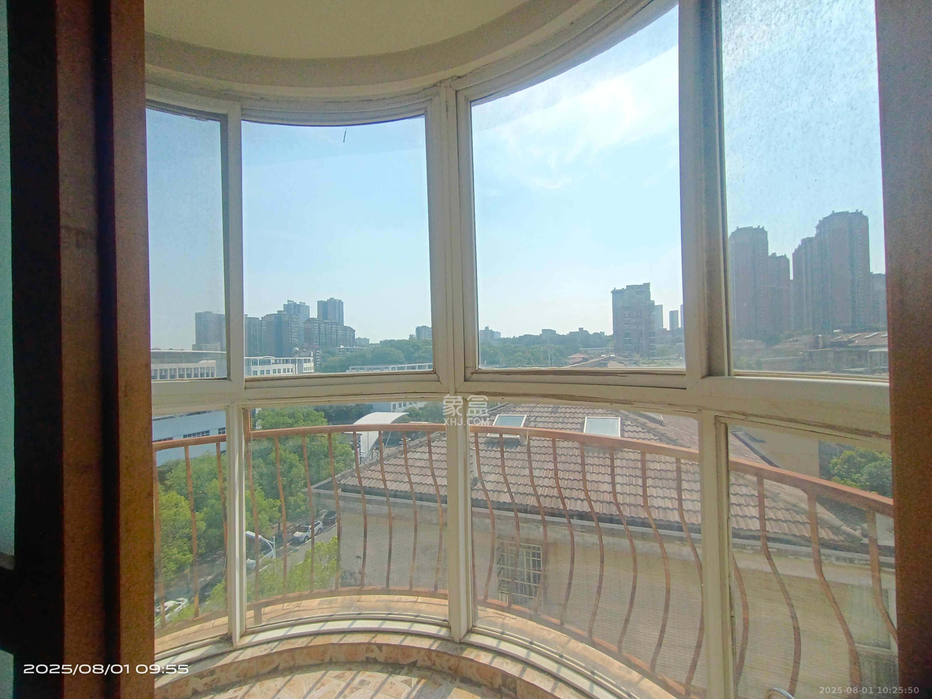 仁和雨花家园  4室2厅2卫    2800.0元/月室内图