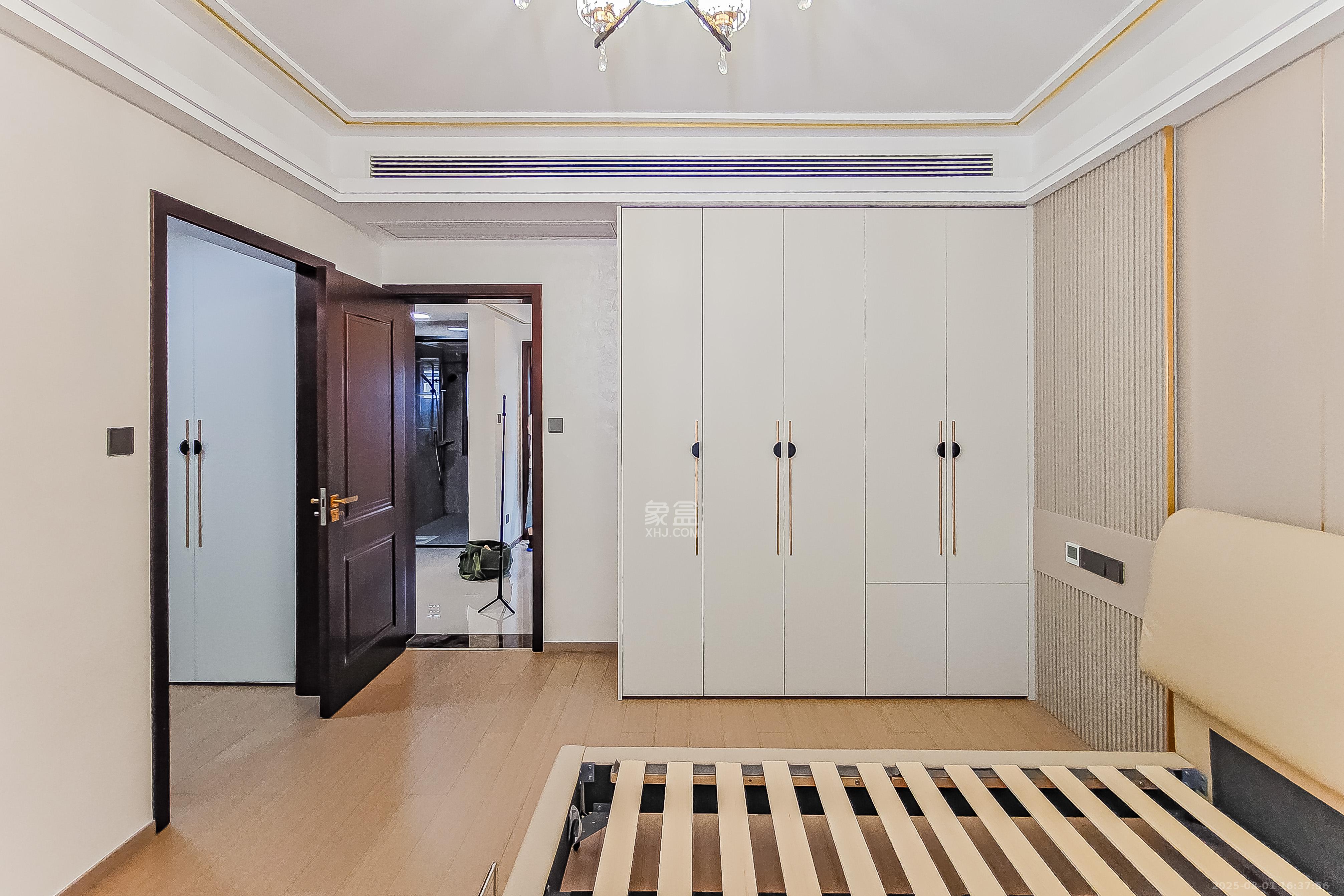 保利国际广场  3室2厅2卫    259.0万卧室