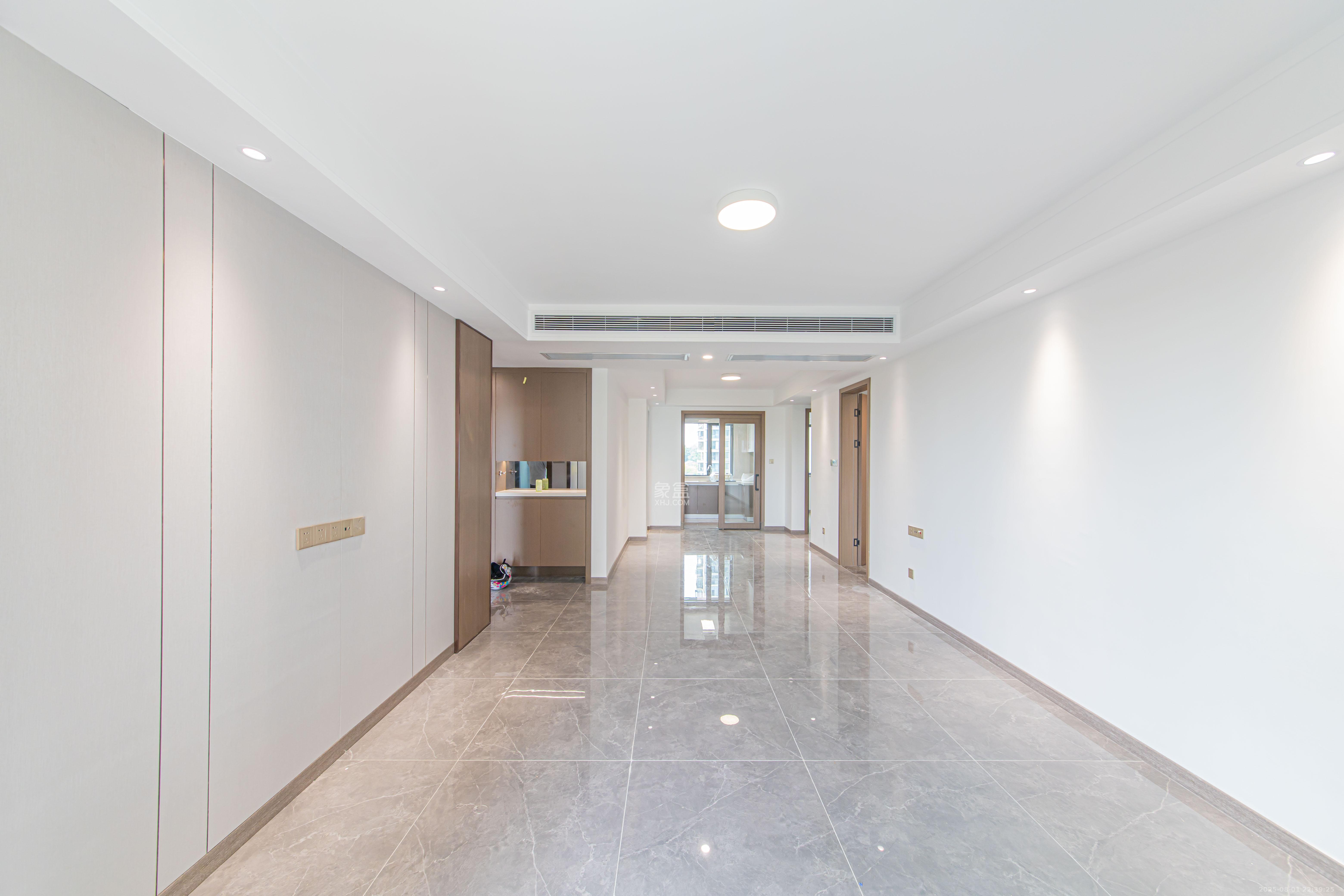 江悦和鸣  4室2厅2卫    215.0万 江悦和鸣  4室2厅2卫    215.0万客厅