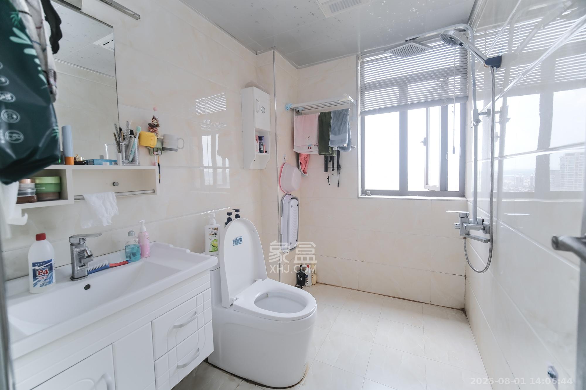 好望谷  3室2厅2卫    72.0万 好望谷  3室2厅2卫    72.0万卫生间