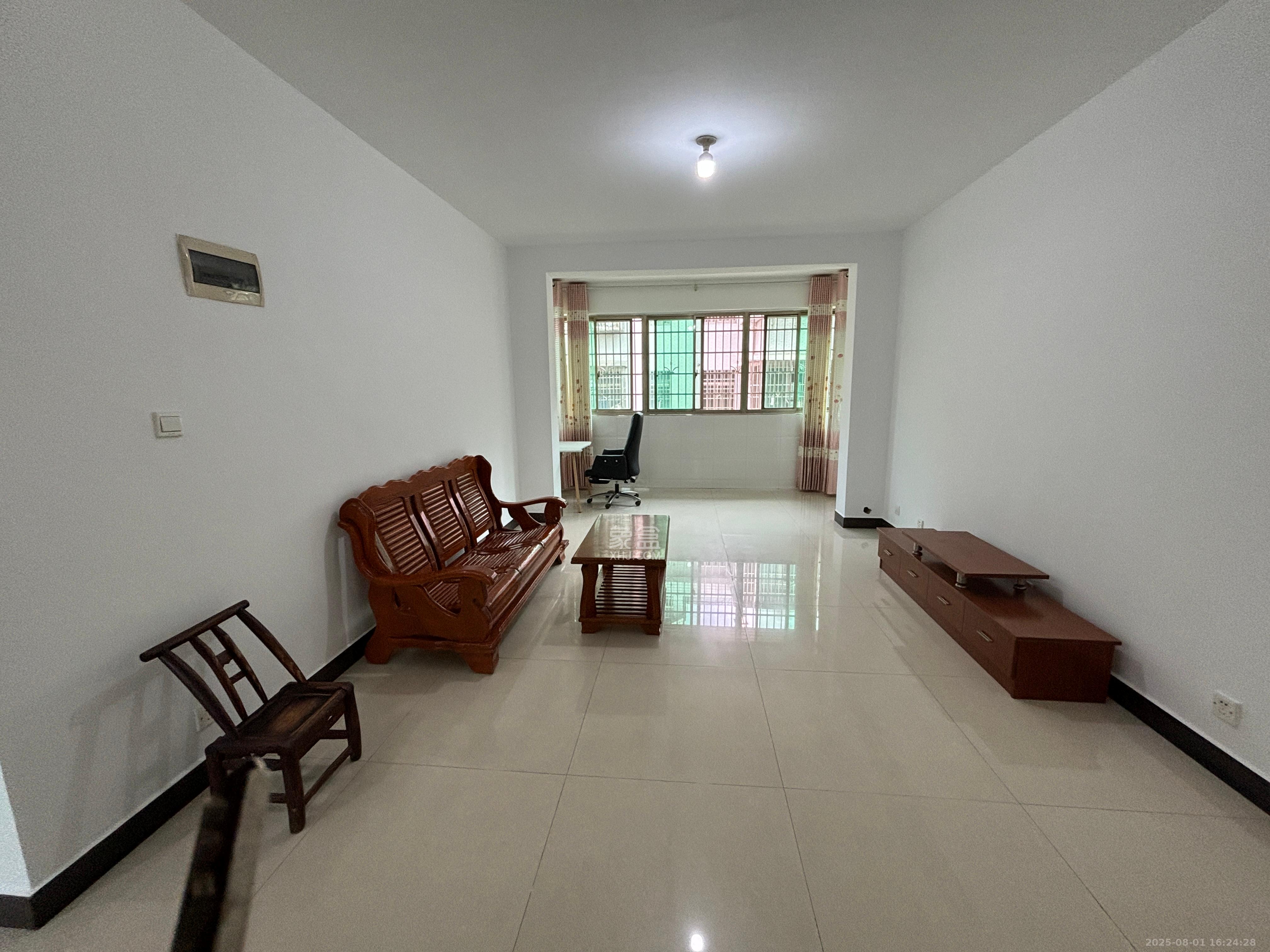 金桂小区一期 3室1厅1卫 1600.0元/月 金桂小区一期 3室1厅1卫 1600.0元/月室内图