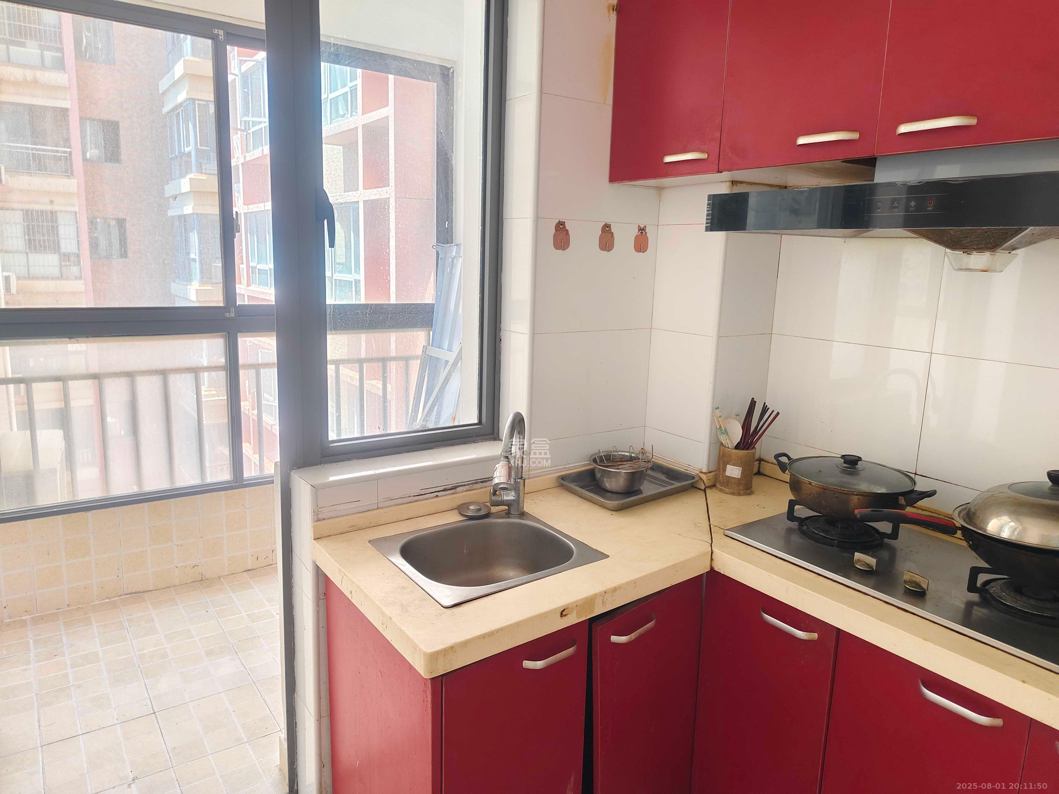 上海城小区 3室2厅1卫 2400.0元/月 上海城小区 3室2厅1卫 2400.0元/月室内图