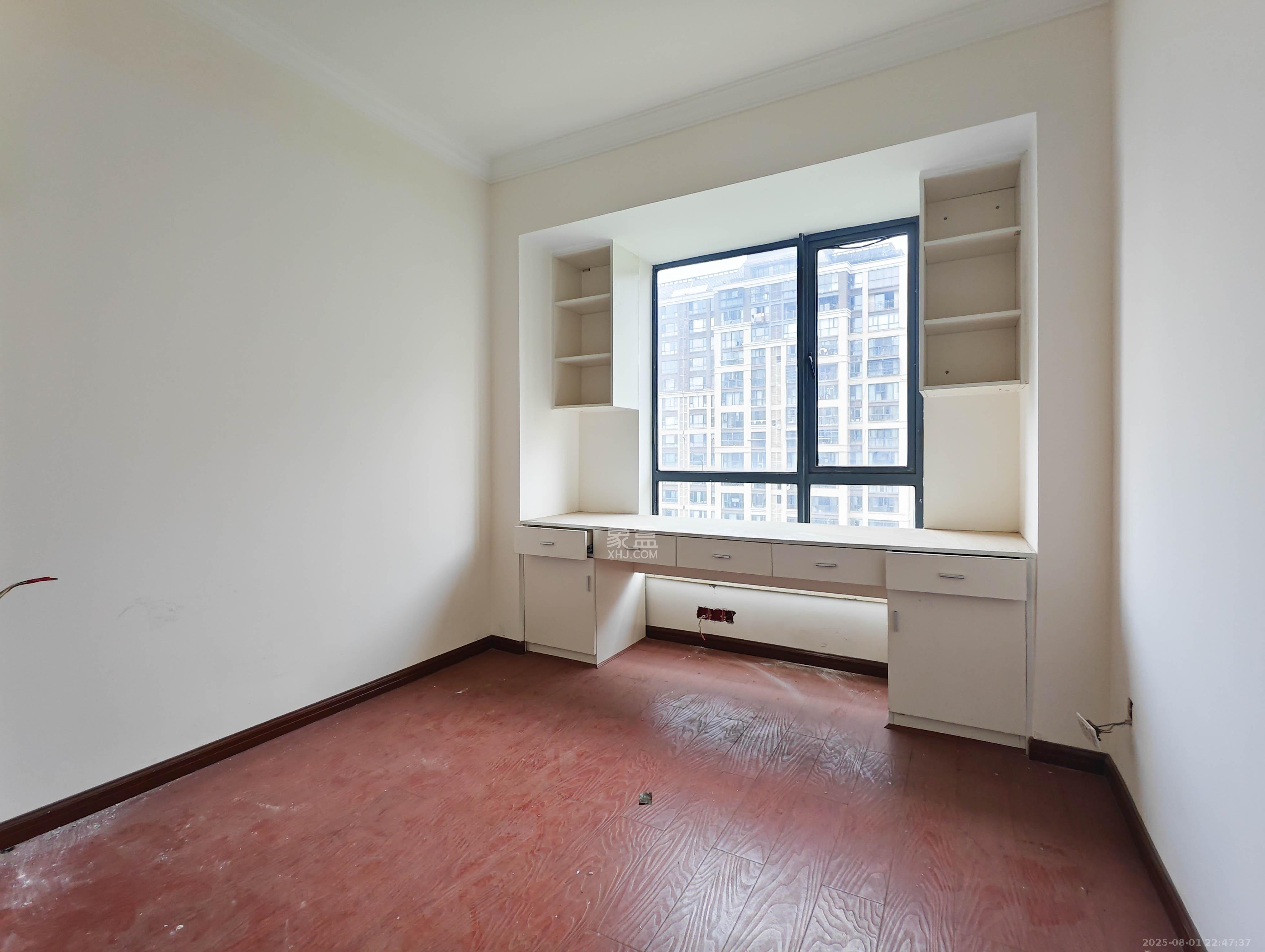 五矿紫湖香醍 4室2厅2卫 100.0万 五矿紫湖香醍 4室2厅2卫 100.0万卧室