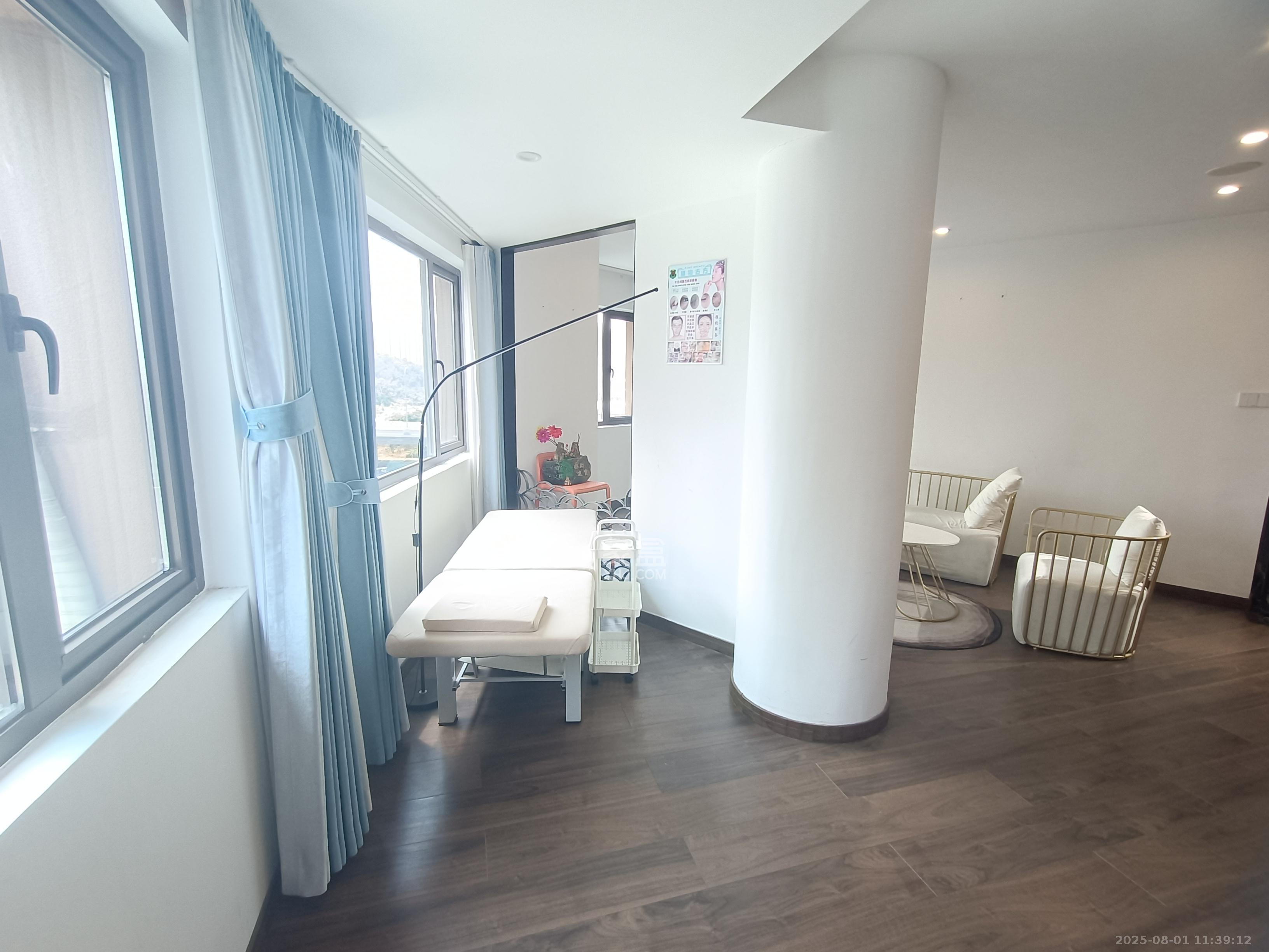 福晟钱隆国际(晟冉景苑)  3室1厅1卫    2600.0元/月 福晟钱隆国际(晟冉景苑)  3室1厅1卫    2600.0元/月室内图