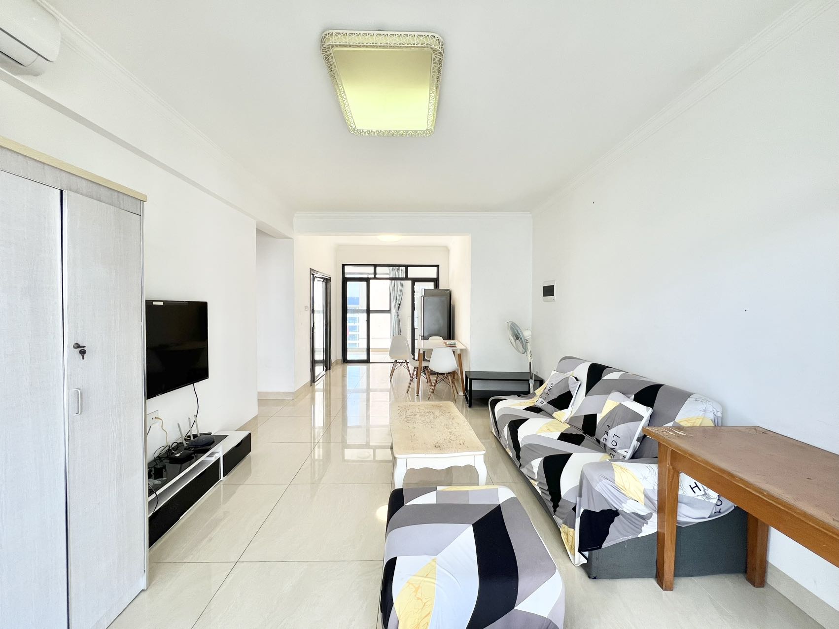 兆南和园 2室2厅1卫 2600.0元/月 兆南和园 2室2厅1卫 2600.0元/月室内图