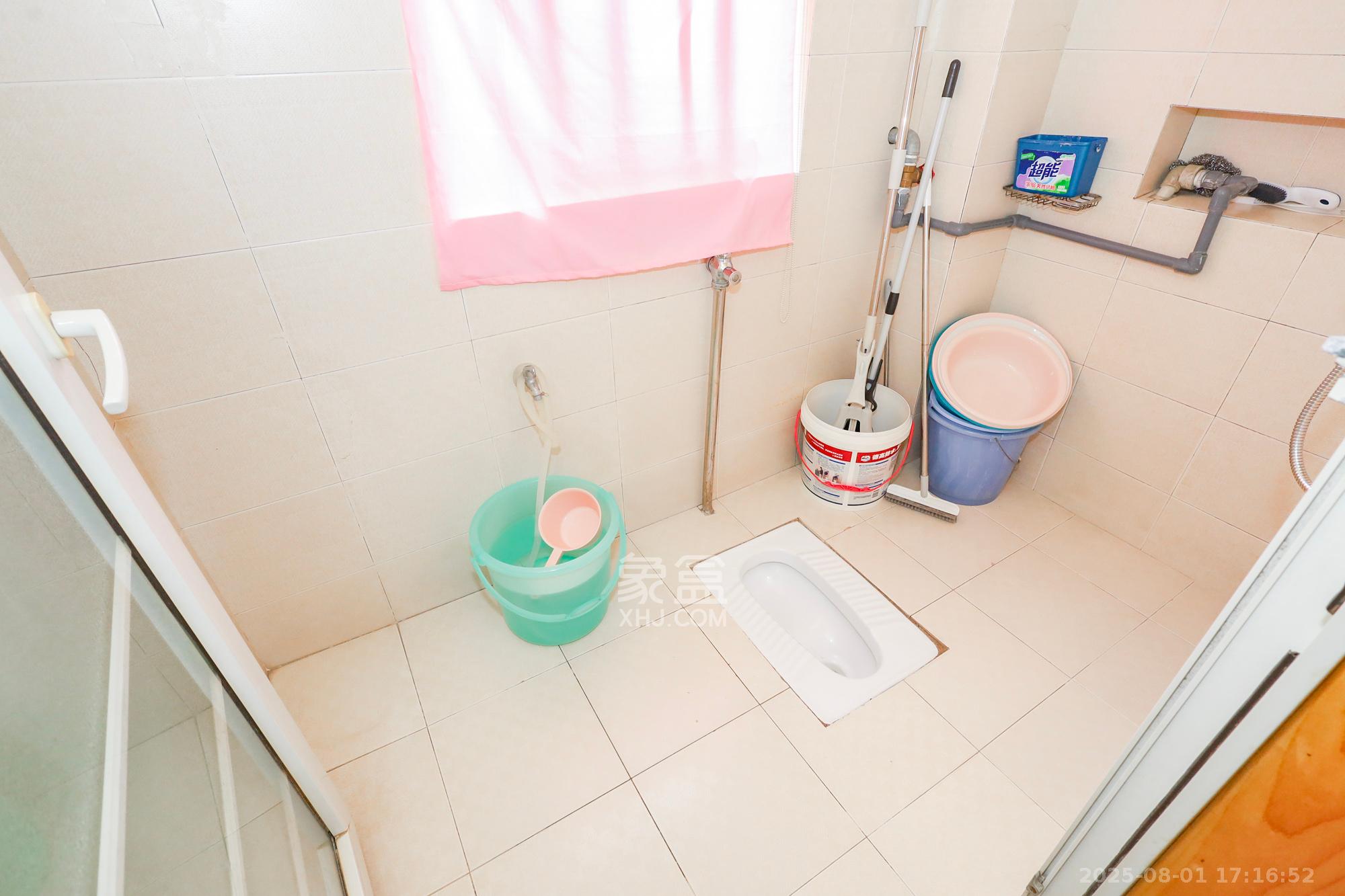 枫林绿洲  4室2厅2卫    128.0万卫生间