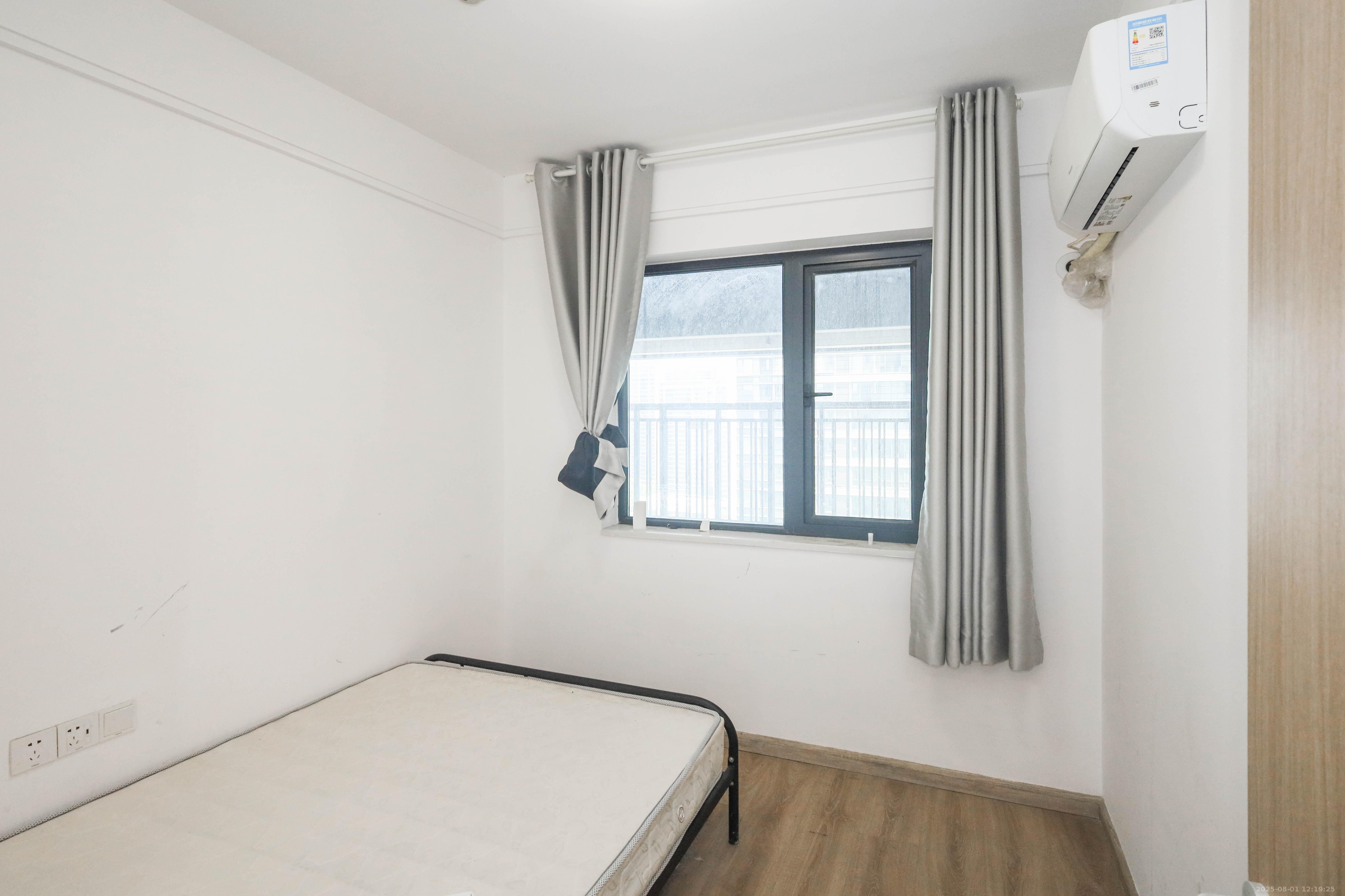 南山梅溪一方  3室1厅2卫    125.0万 南山梅溪一方  3室1厅2卫    125.0万卧室