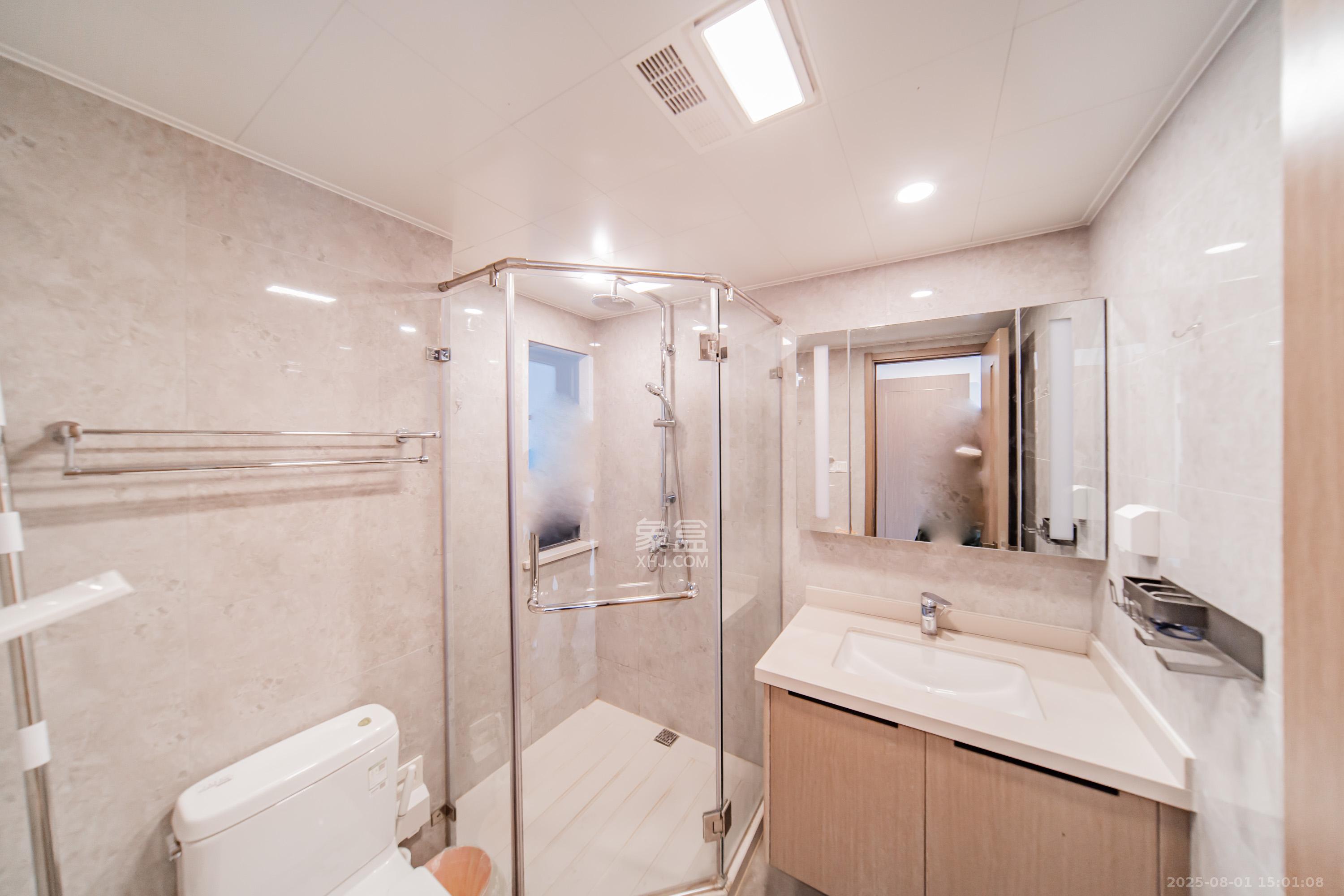 映客龙湖璟翠公馆（映客龙湖璟翠中心）  3室2厅2卫    145.0万卫生间