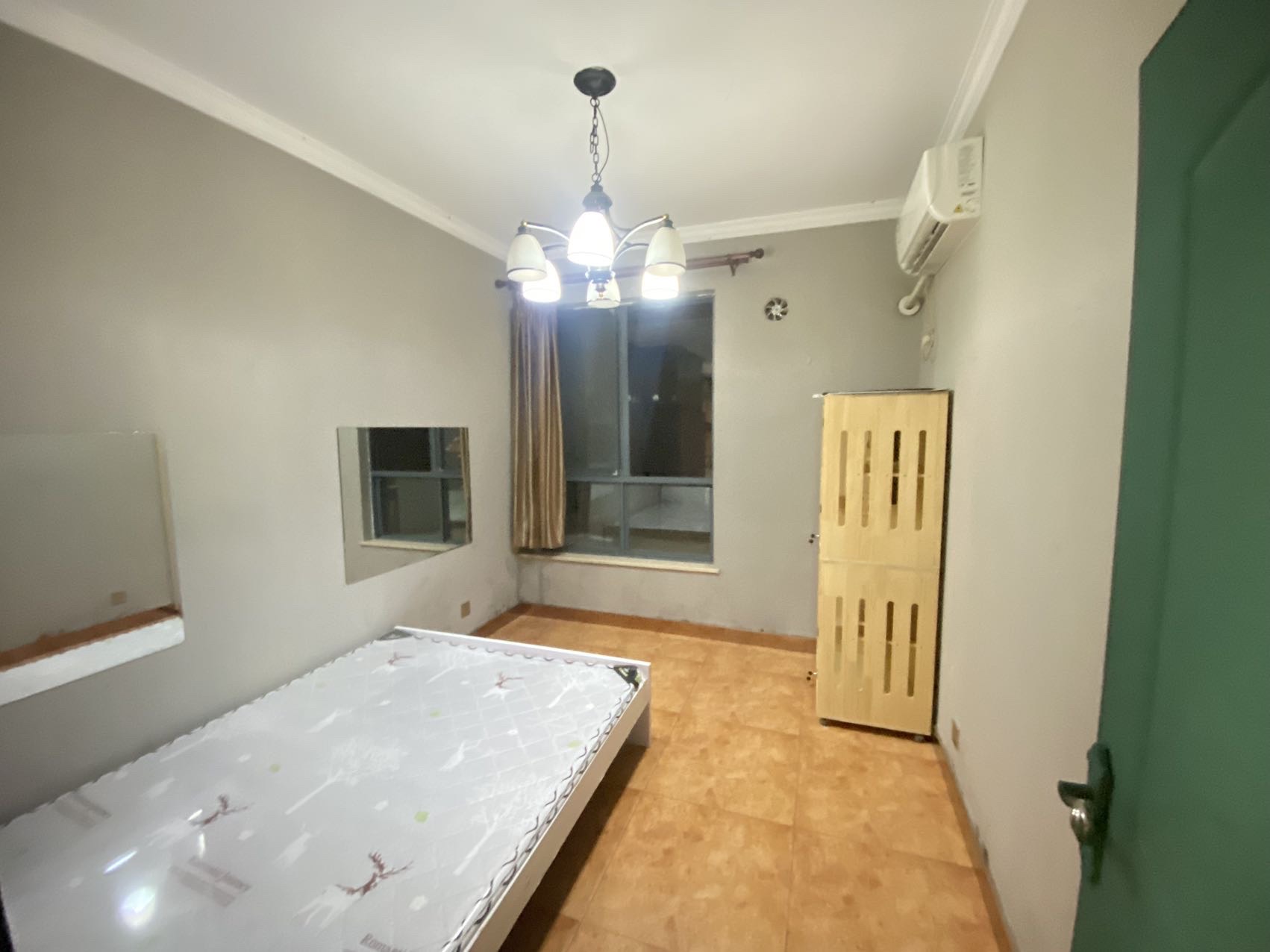 湘江世纪城湘江豪庭 5室2厅2卫 5200.0元/月 湘江世纪城湘江豪庭 5室2厅2卫 5200.0元/月户型图