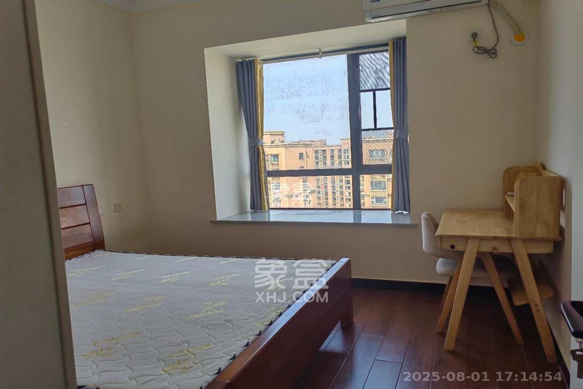 和美星城  4室2厅2卫    2700.0元/月 和美星城  4室2厅2卫    2700.0元/月室内图