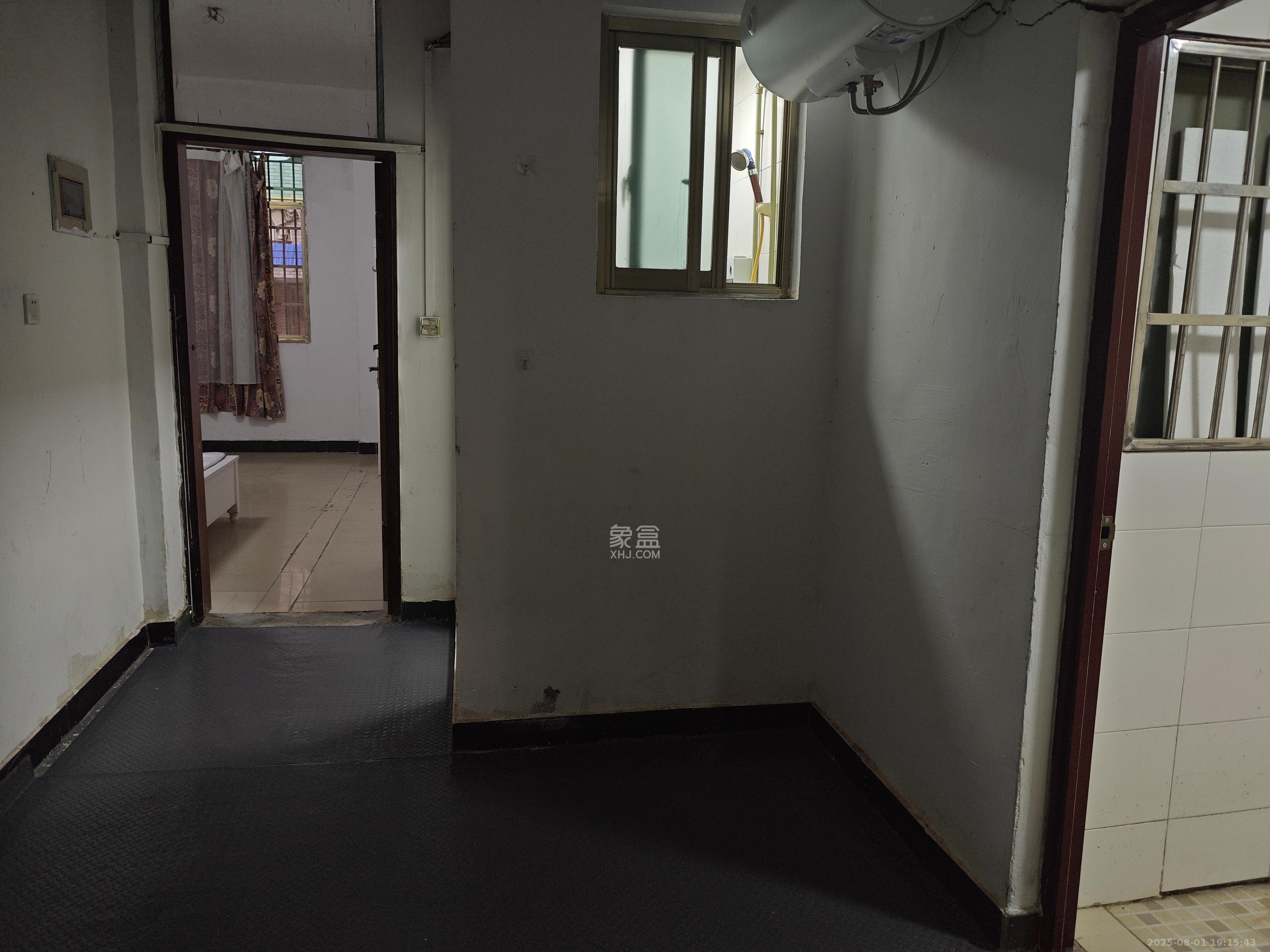 岳北社区 1室1厅1卫 1700.0元/月 岳北社区 1室1厅1卫 1700.0元/月室内图