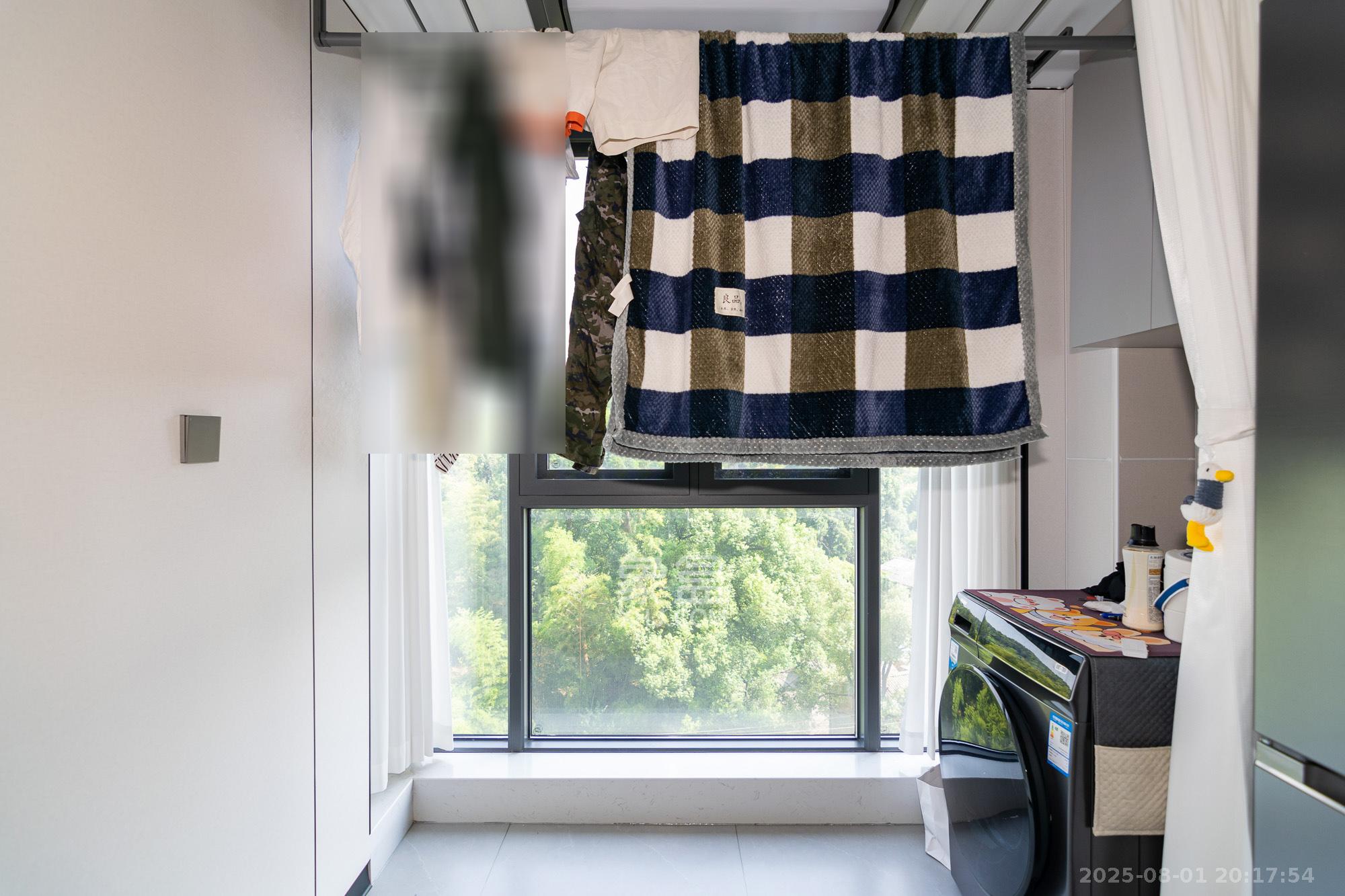 大汉汉府三期(大汉汉学府) 4室2厅2卫 124.0万 大汉汉府三期(大汉汉学府) 4室2厅2卫 124.0万阳台