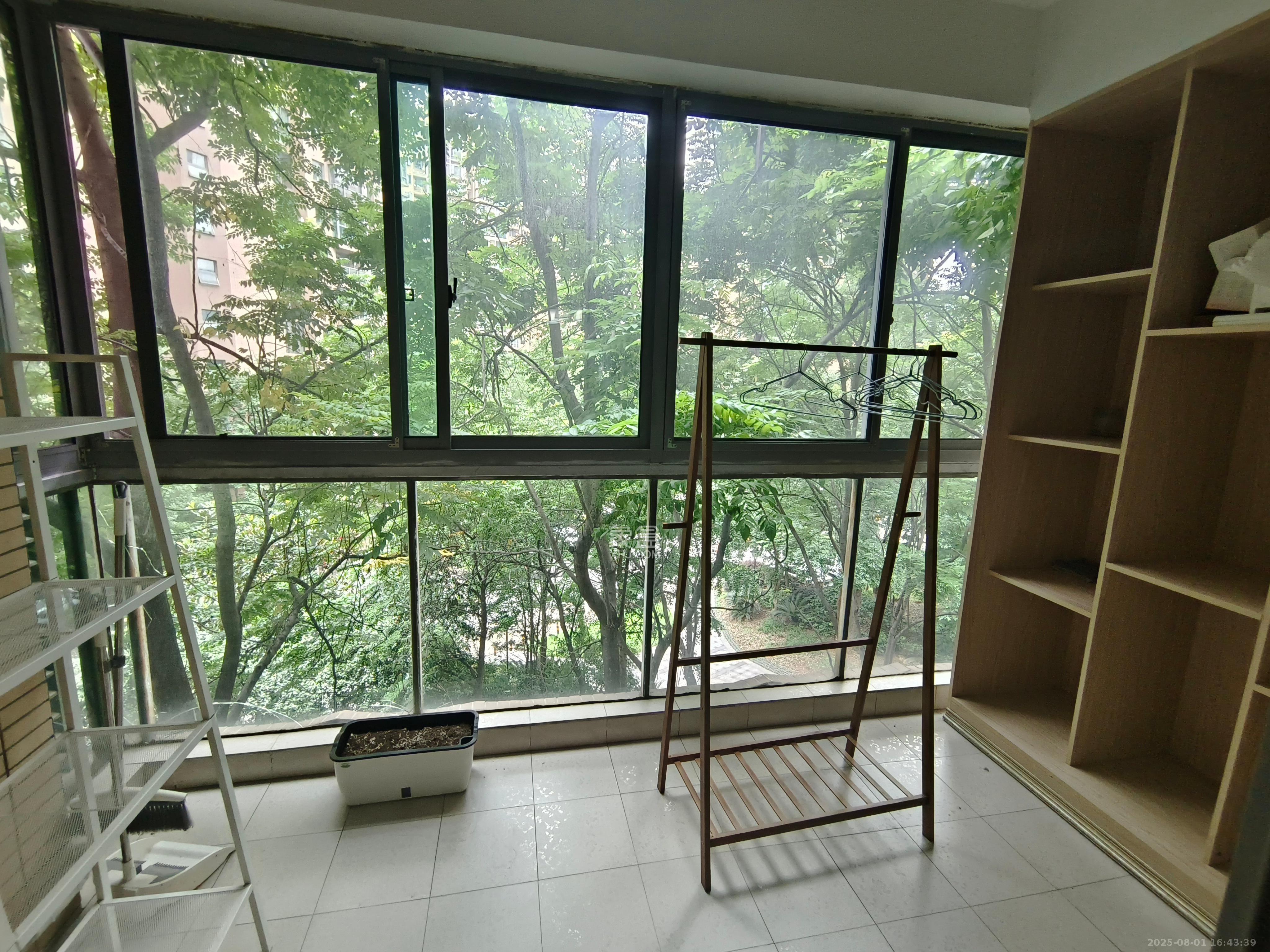 新城新世界一二三期  3室2厅1卫    2800.0元/月室内图